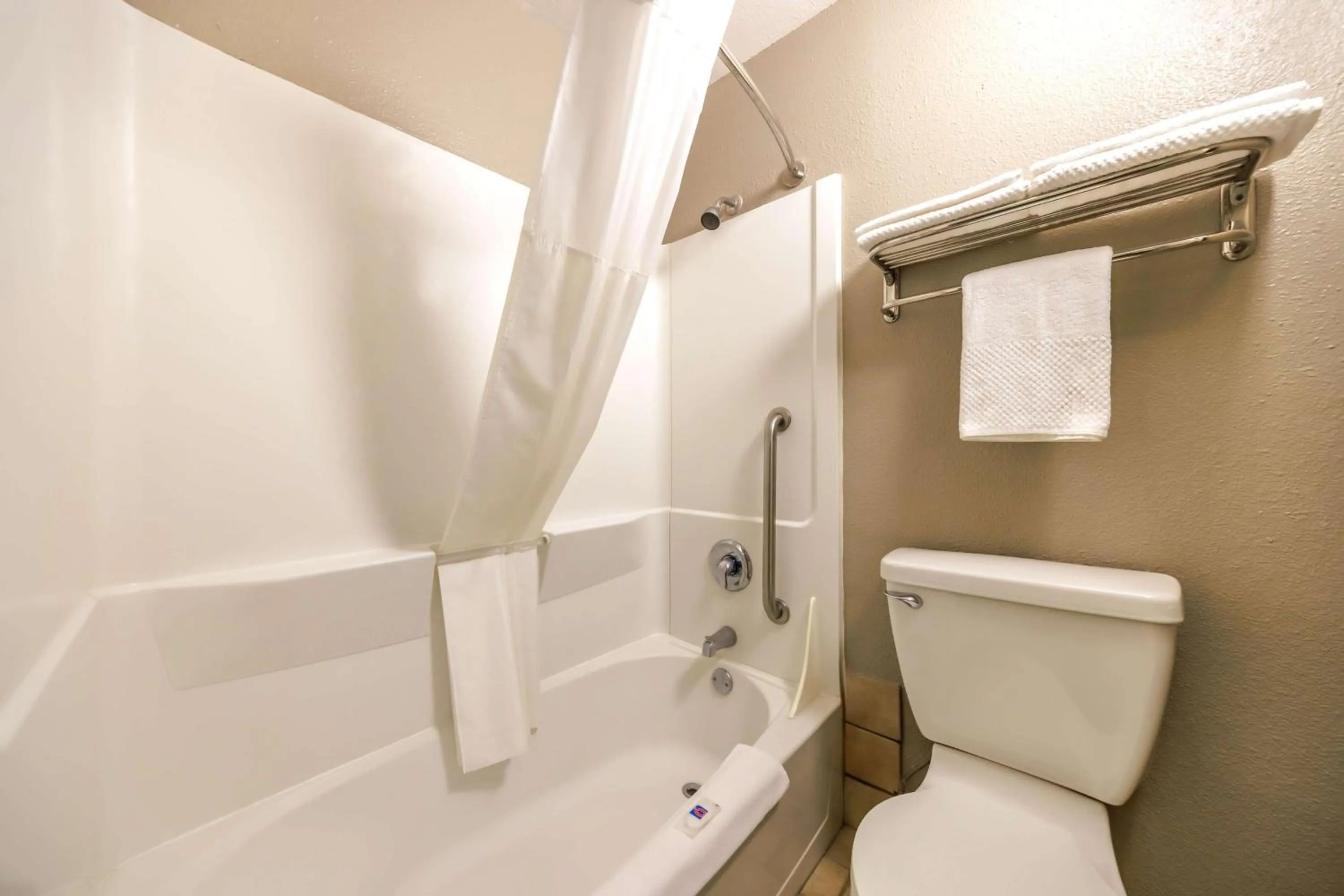 Bathroom in Motel 6 Portland OR Southeast