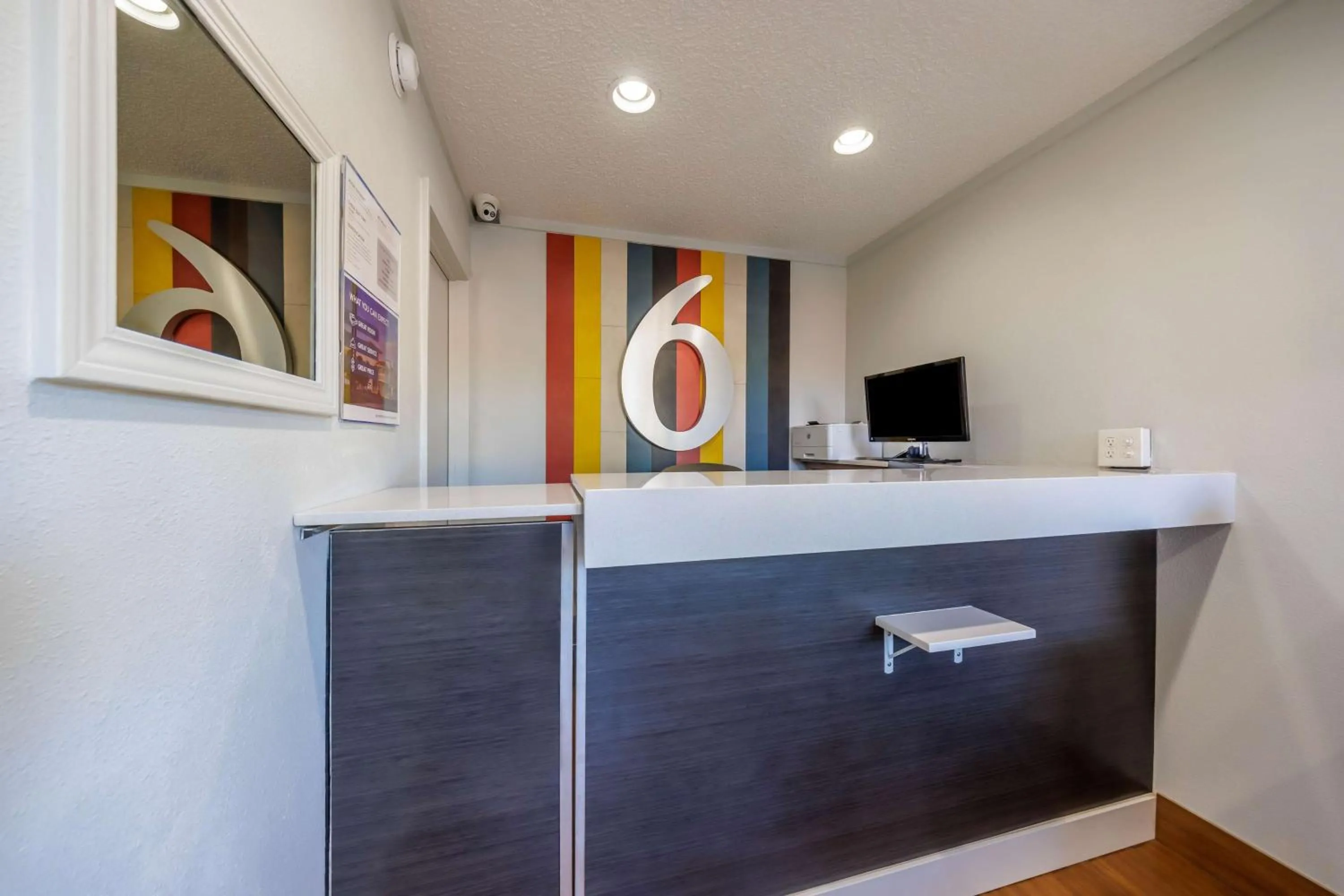 Lobby or reception in Motel 6 Portland OR Southeast