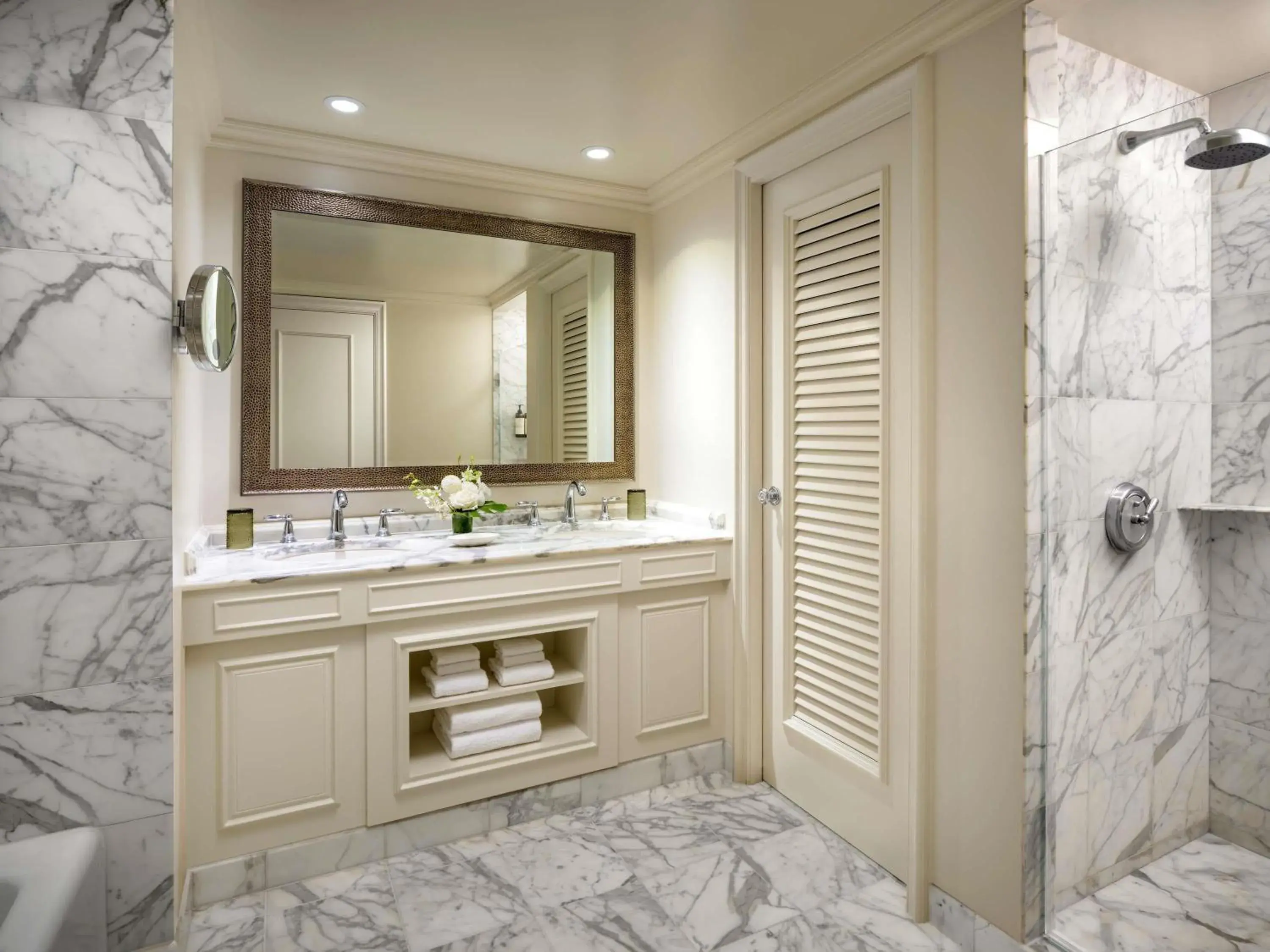 Fairmont Gold Premium Queen Room with Ocean View in Fairmont Orchid Fairmont Gold Premium Queen Room with Ocean View in Fairmont Orchid