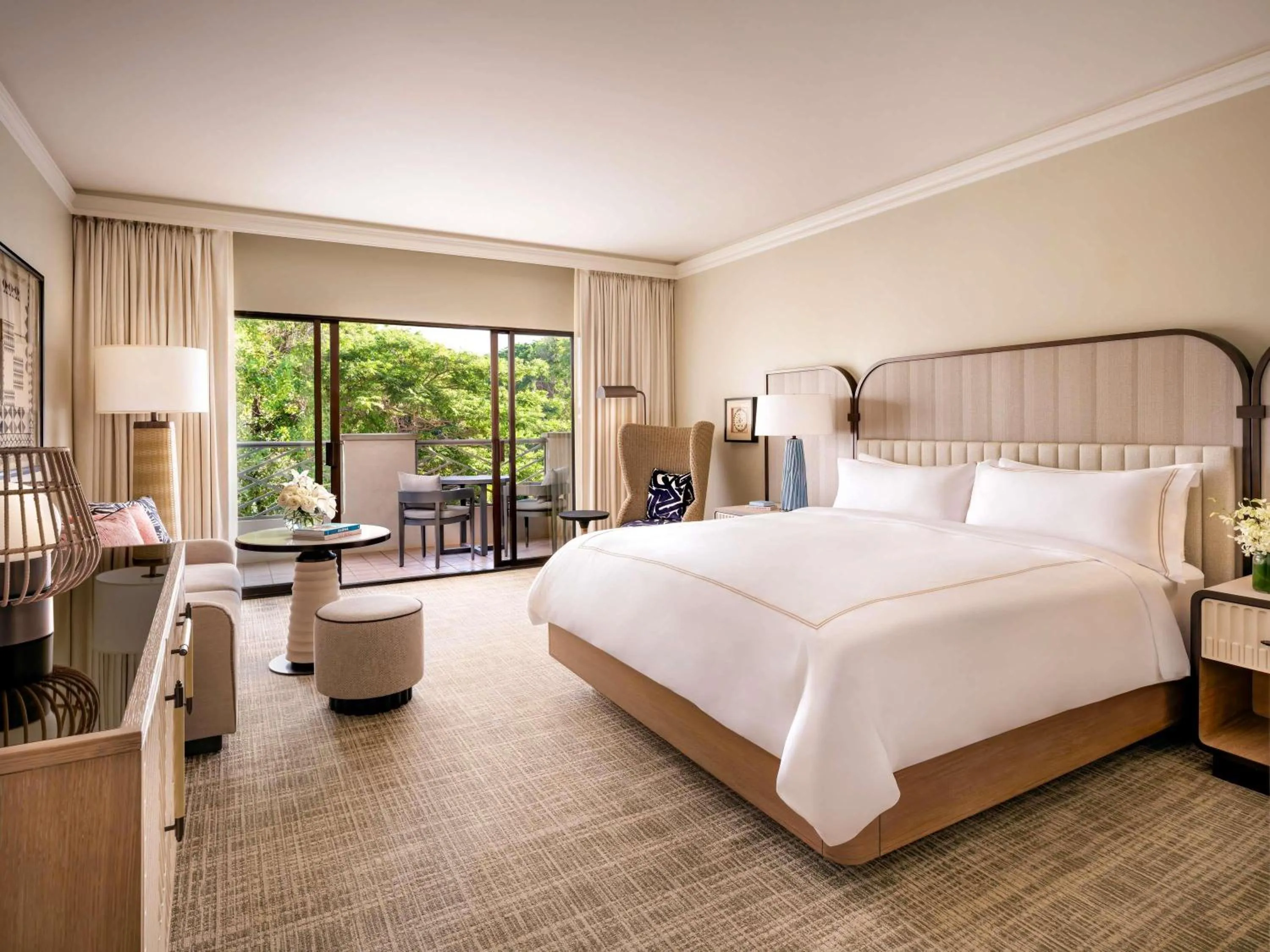 Bedroom, Bed in Fairmont Orchid