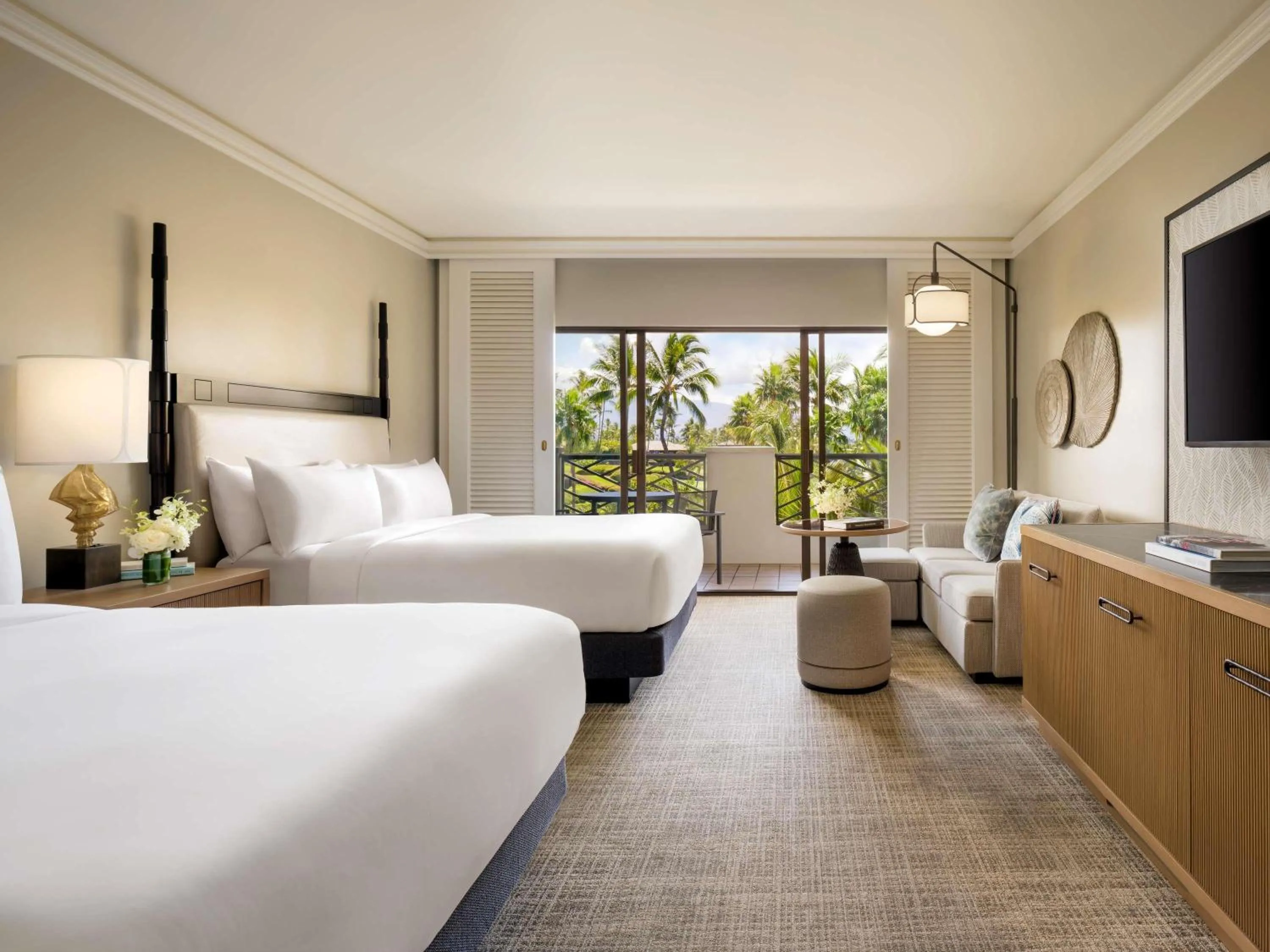Bedroom, Bed in Fairmont Orchid