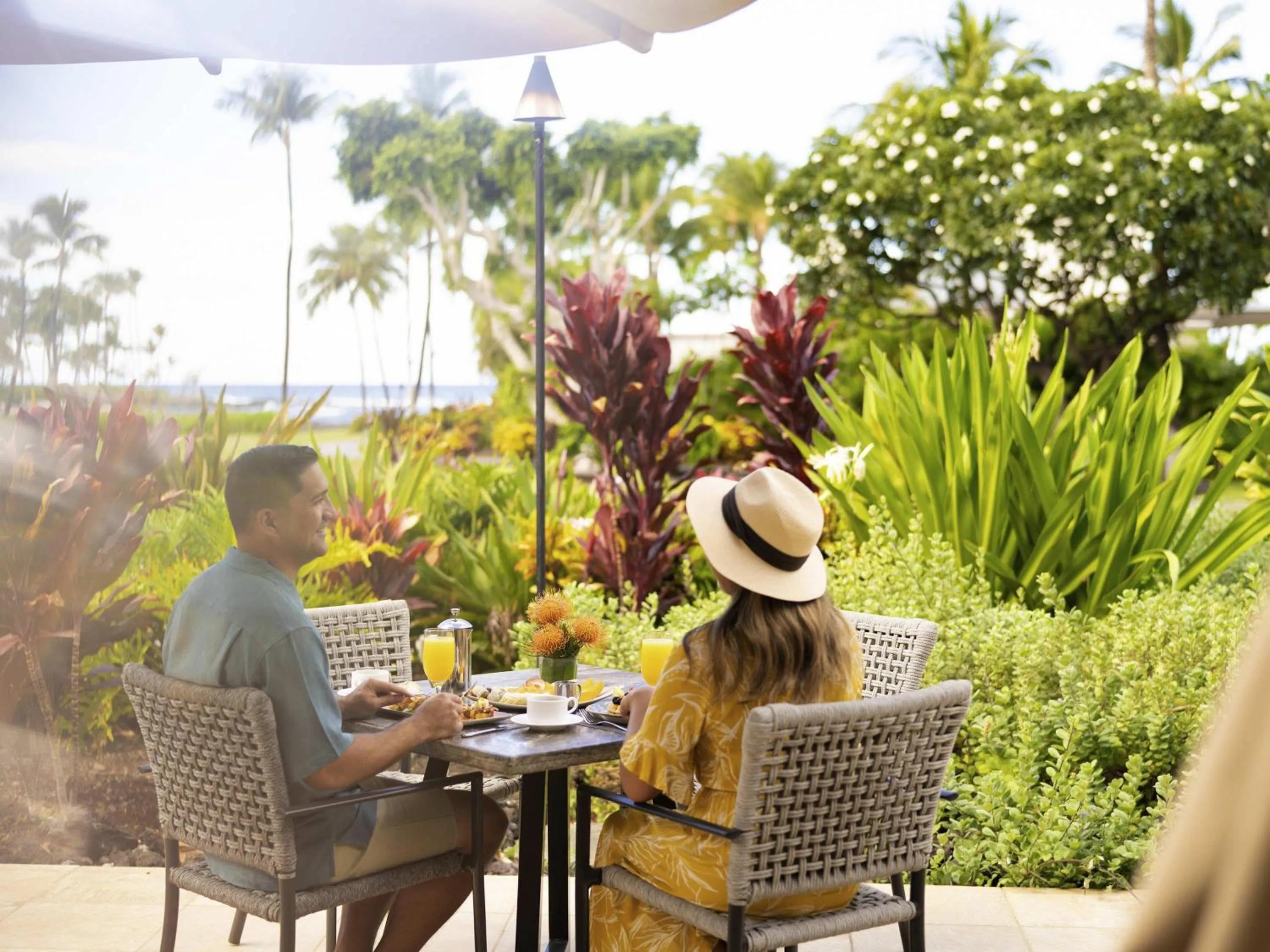 Restaurant/places to eat in Fairmont Orchid