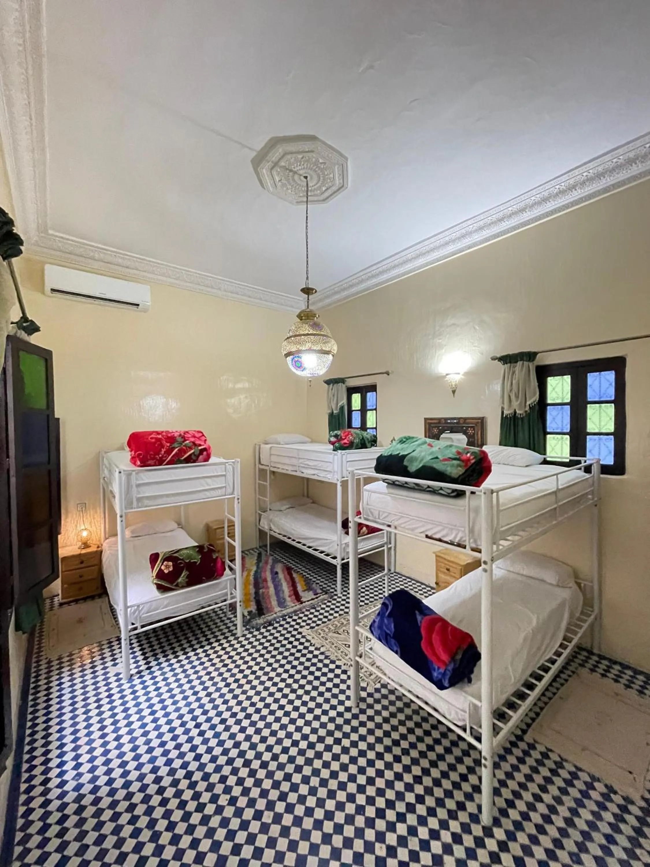 bunk bed, Bed in Dar Atlantic