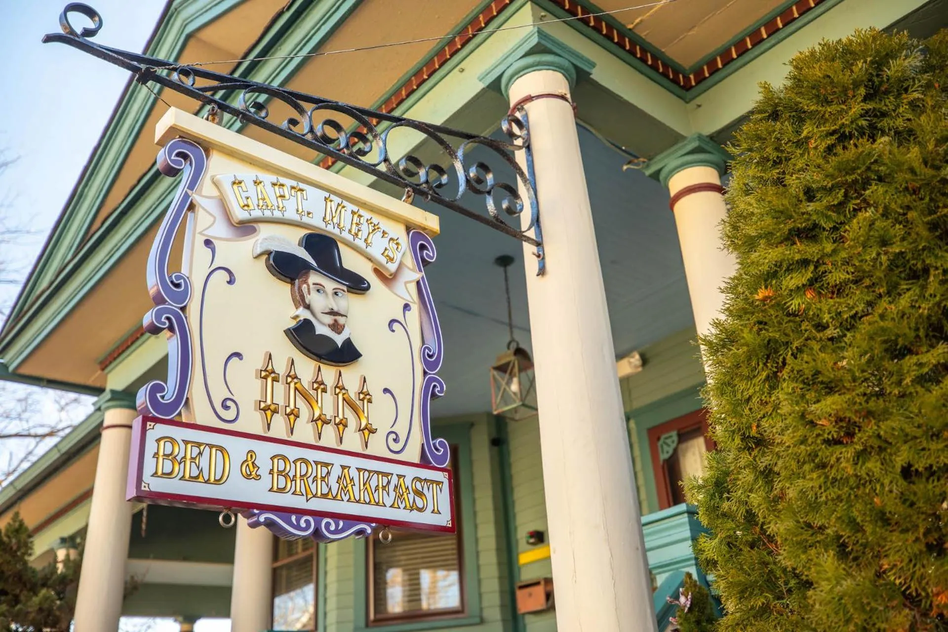 Property logo or sign in Captain Mey's Inn