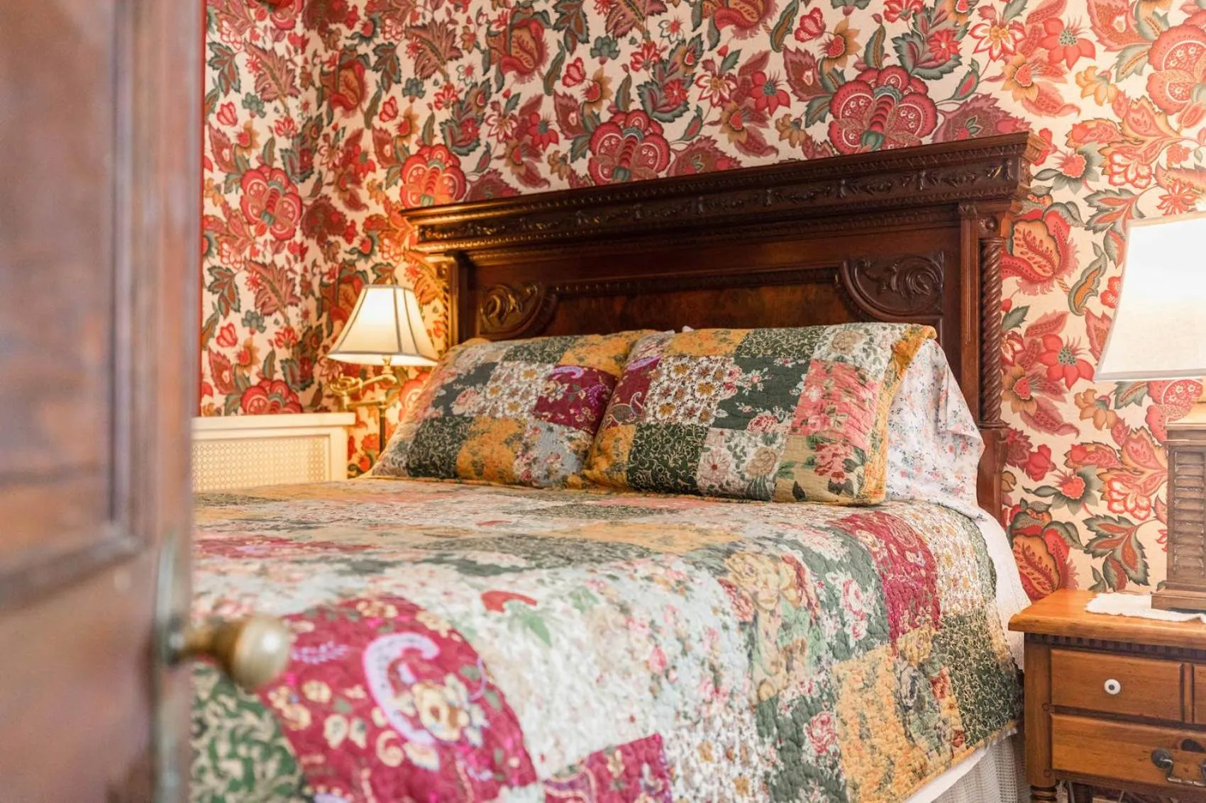 Bed in Captain Mey's Inn