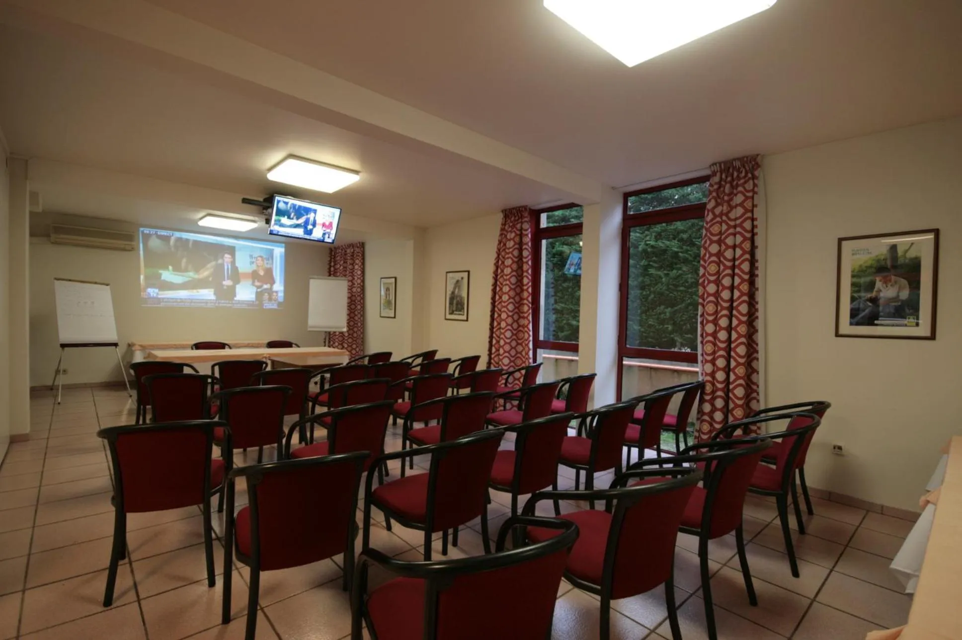 Meeting/conference room in Logis Auberge La Diege