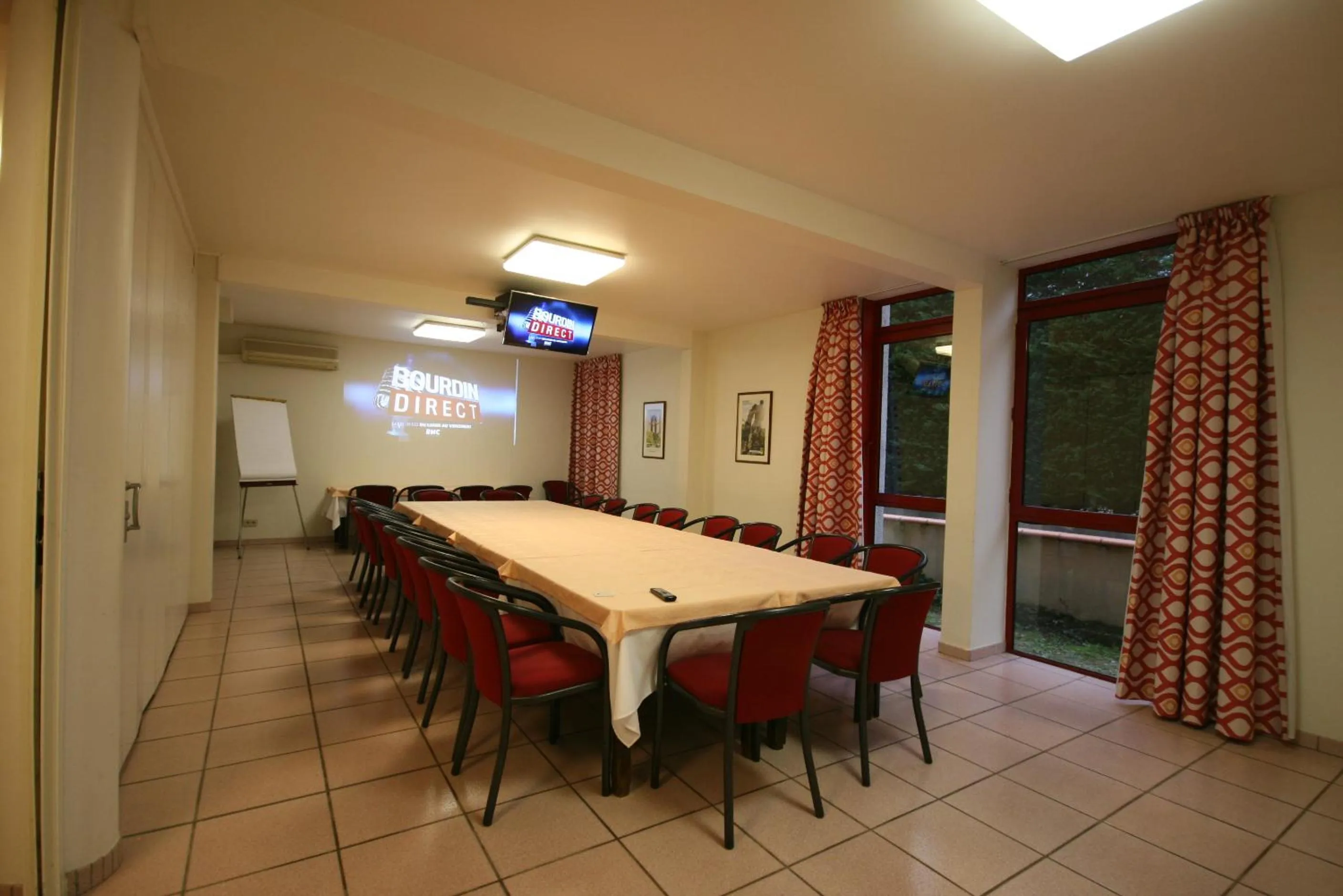 Meeting/conference room in Logis Auberge La Diege