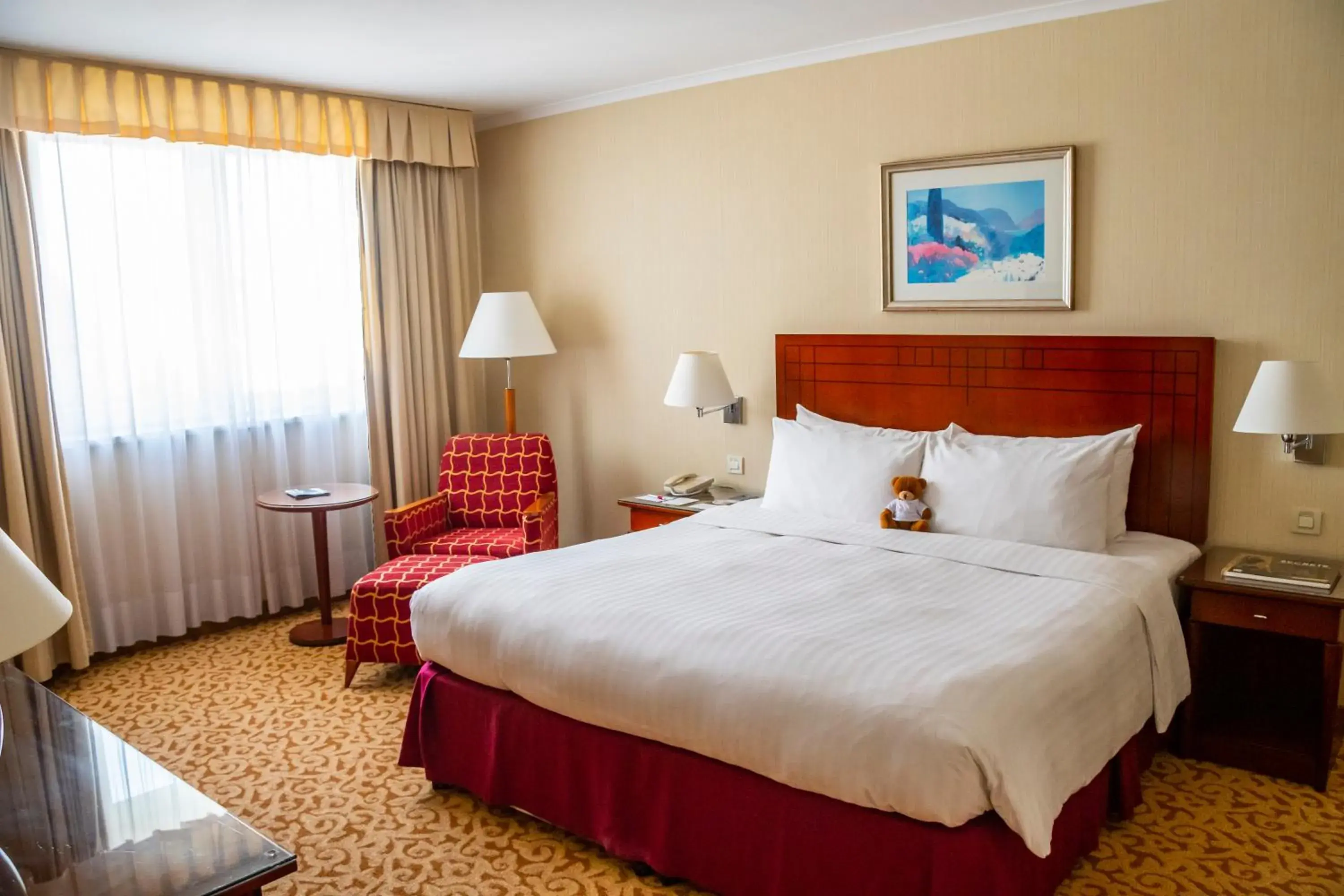 Deluxe King Room in Paris Marriott Charles de Gaulle Airport Hotel Deluxe King Room in Paris Marriott Charles de Gaulle Airport Hotel