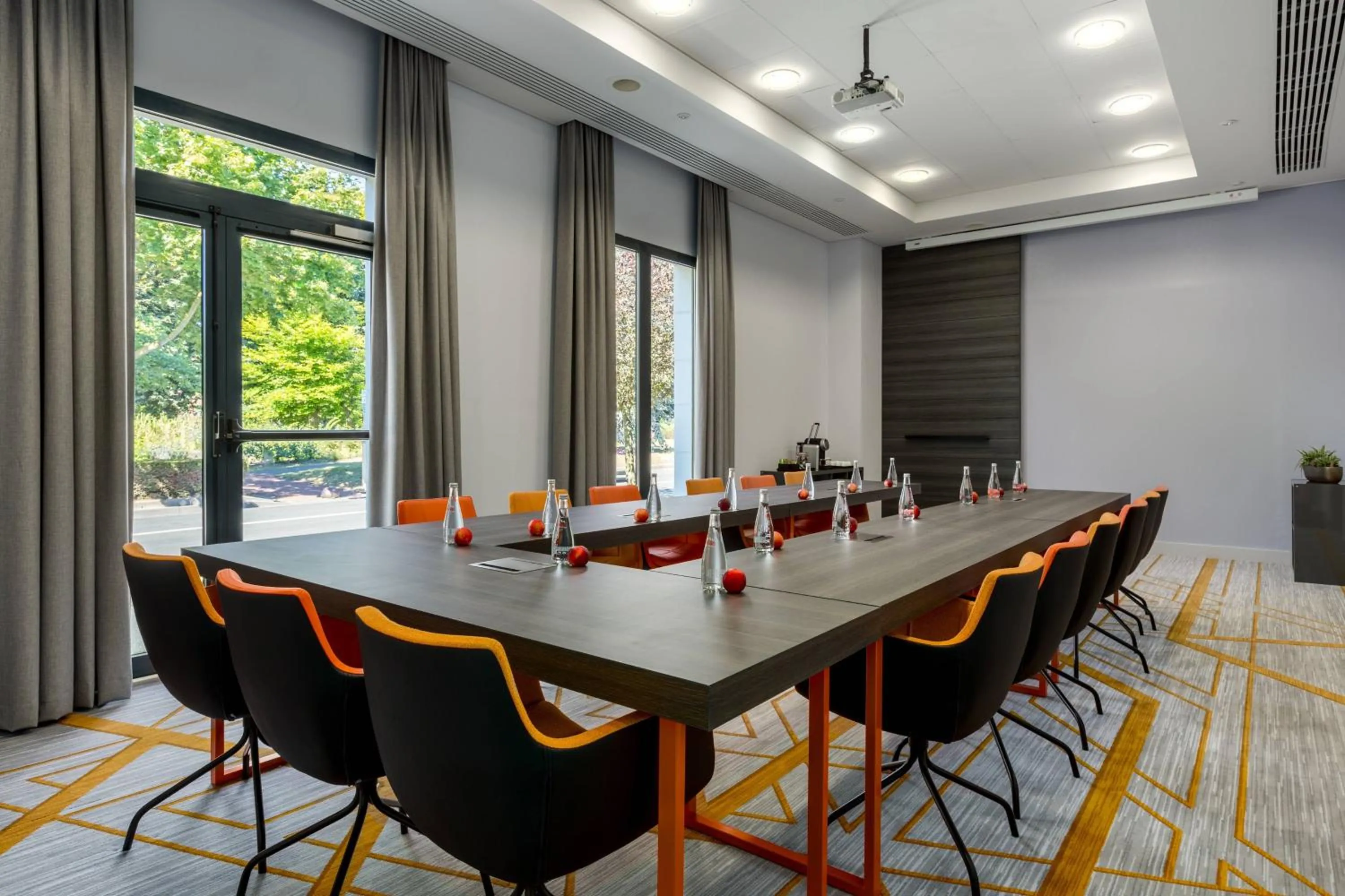 Meeting/conference room in Paris Marriott Charles de Gaulle Airport Hotel