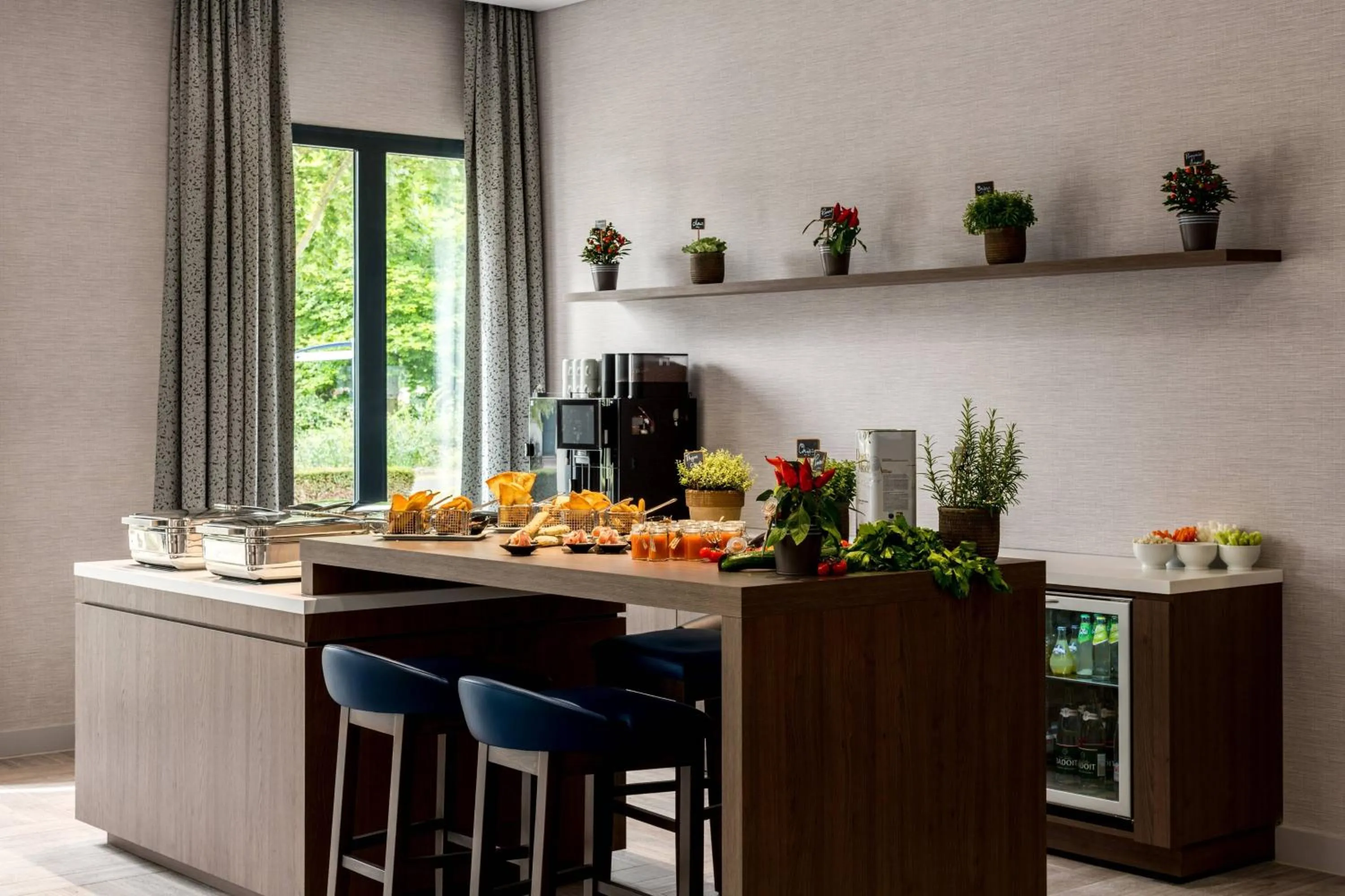 Meeting/conference room in Paris Marriott Charles de Gaulle Airport Hotel