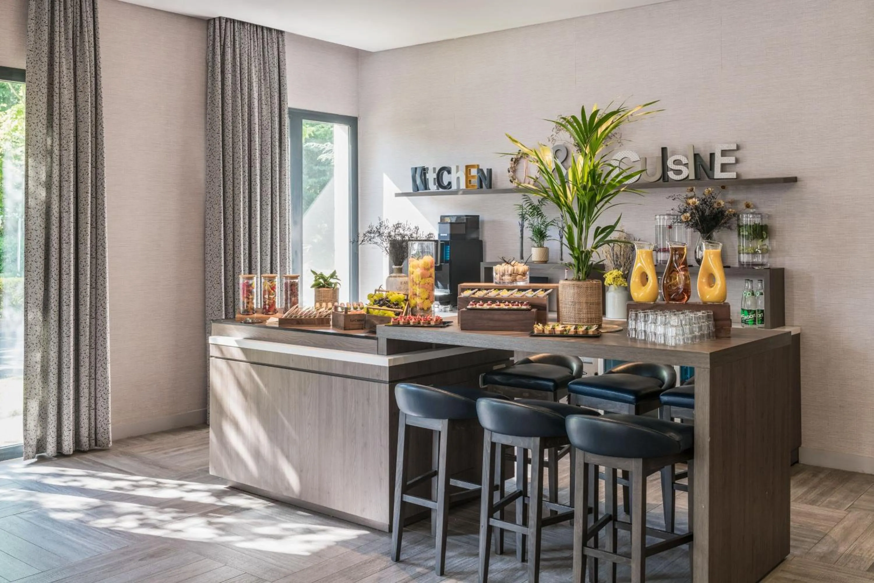 Meeting/conference room in Paris Marriott Charles de Gaulle Airport Hotel