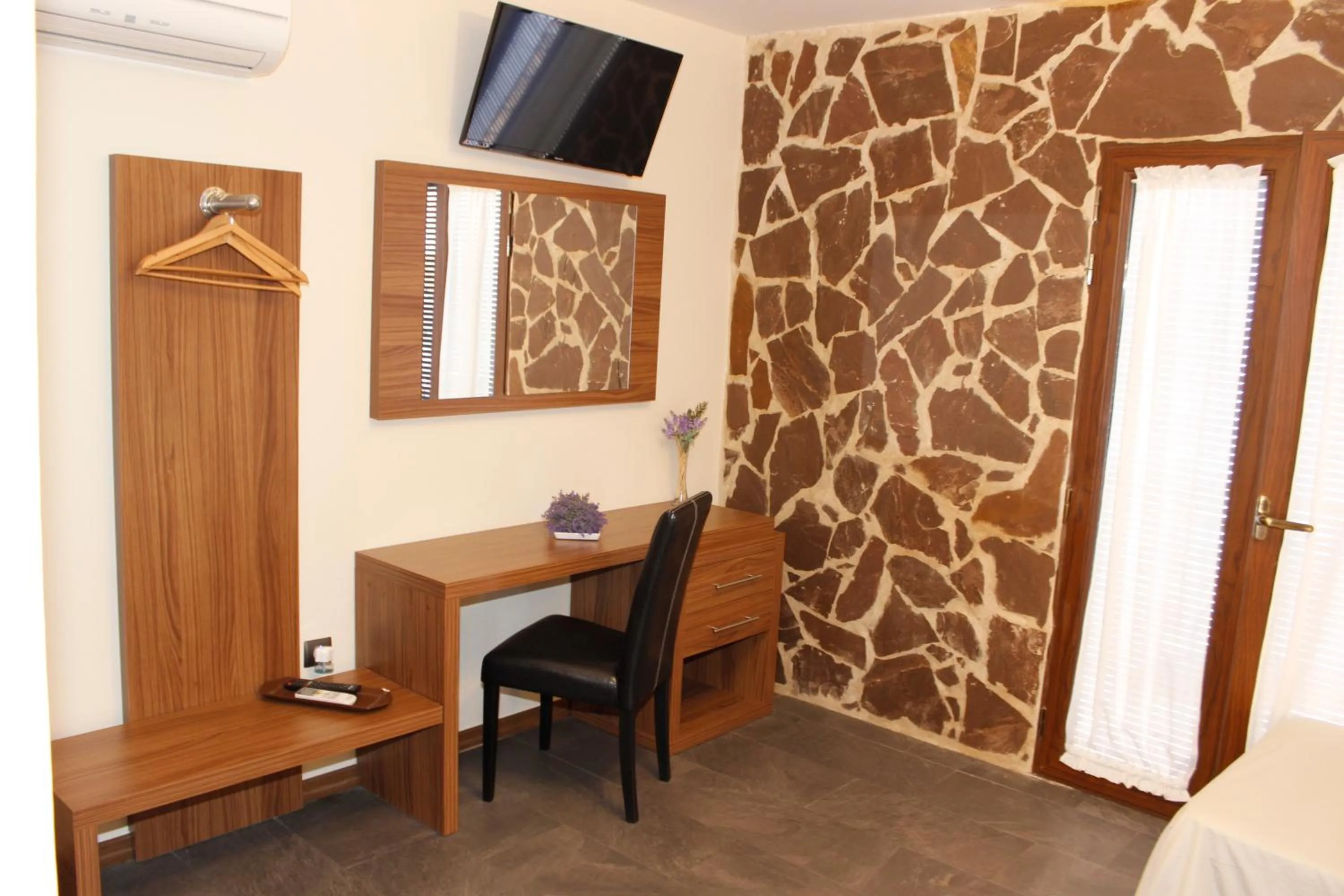 TV and multimedia in Palacete Maria Rosa