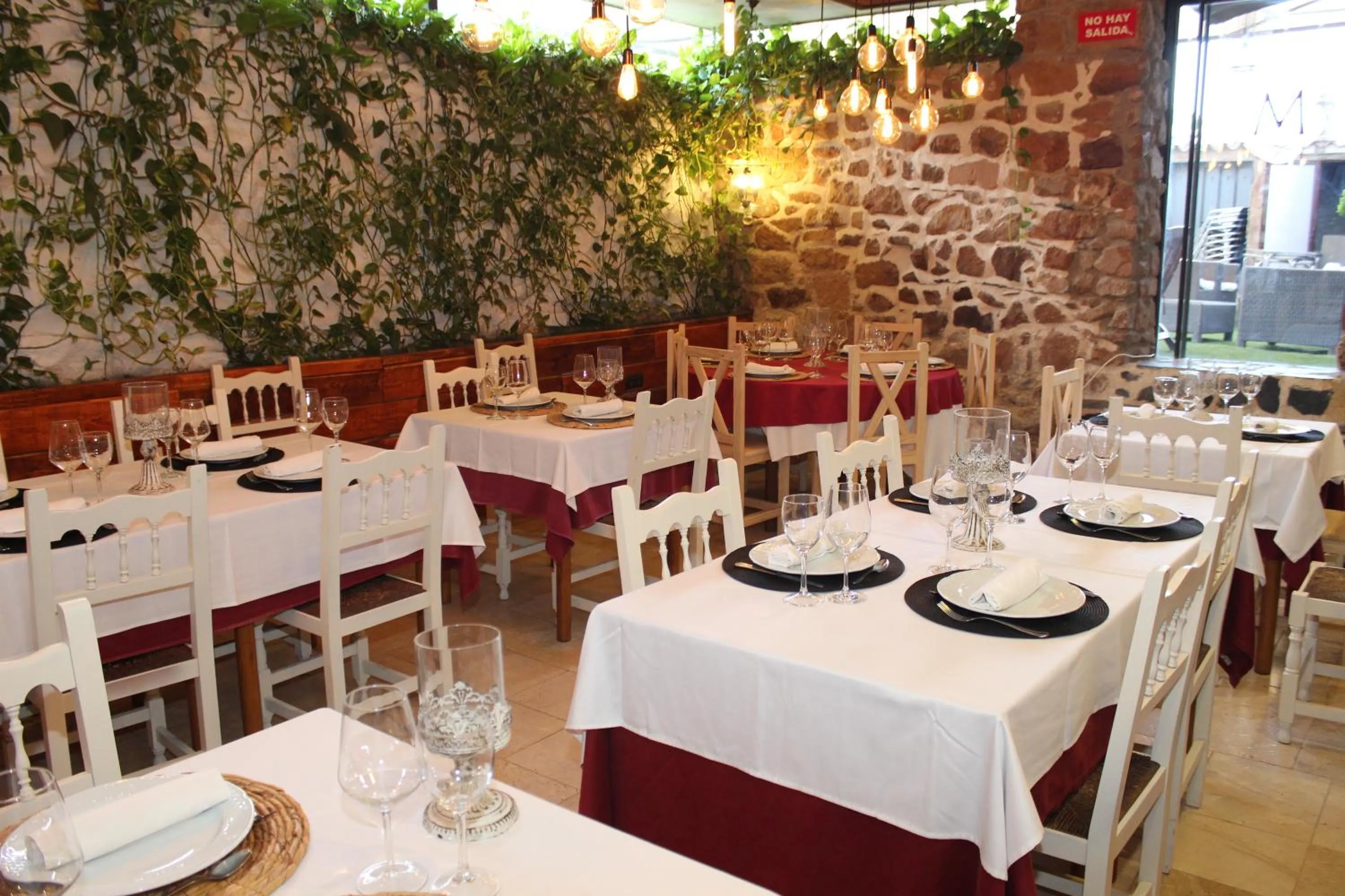 Restaurant/places to eat in Palacete Maria Rosa