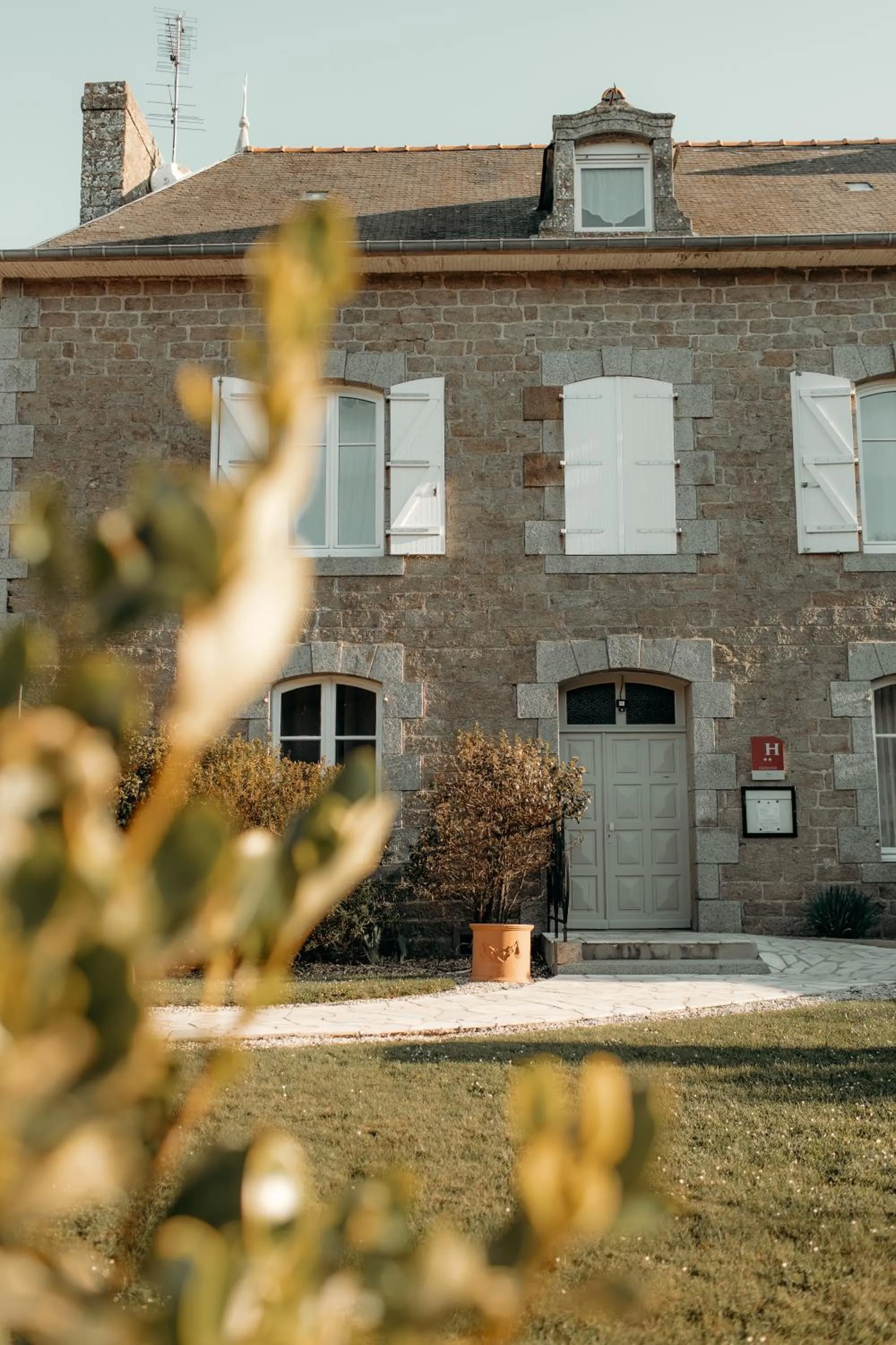 Property building in Hôtel Le Chatellier - Piscine chauffée d'avril à octobre