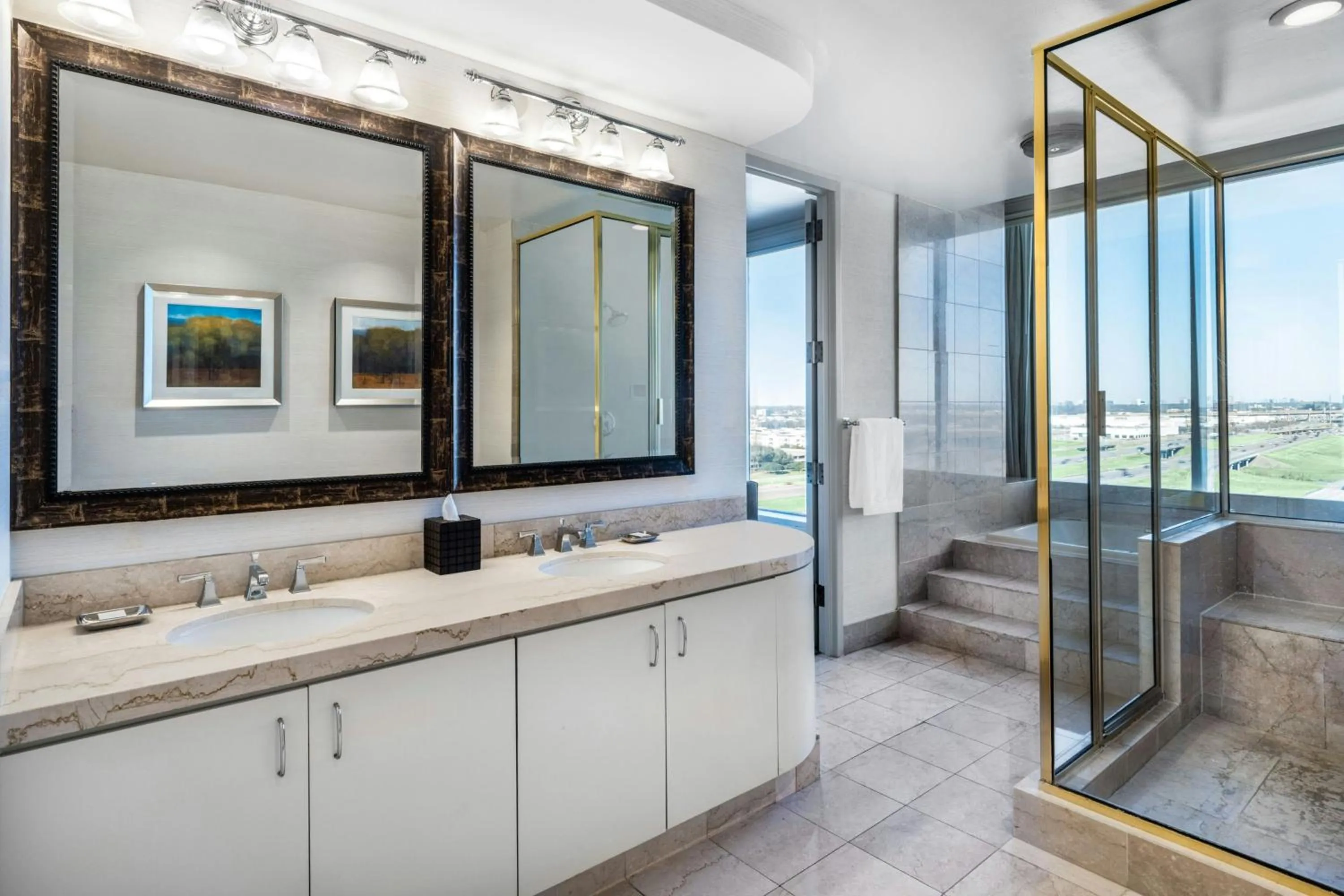 Bathroom in Renaissance Dallas North Hotel