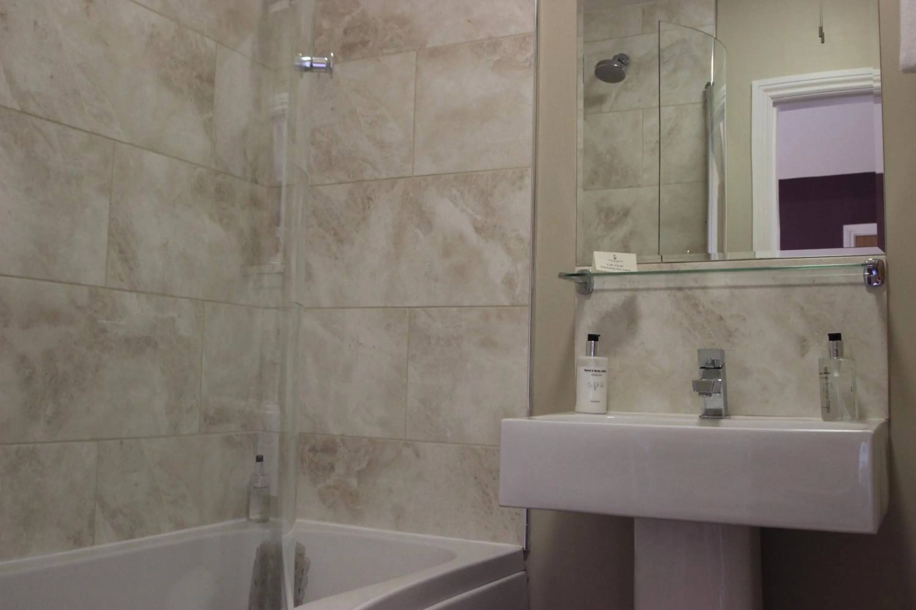 Shower in The Badger Inn