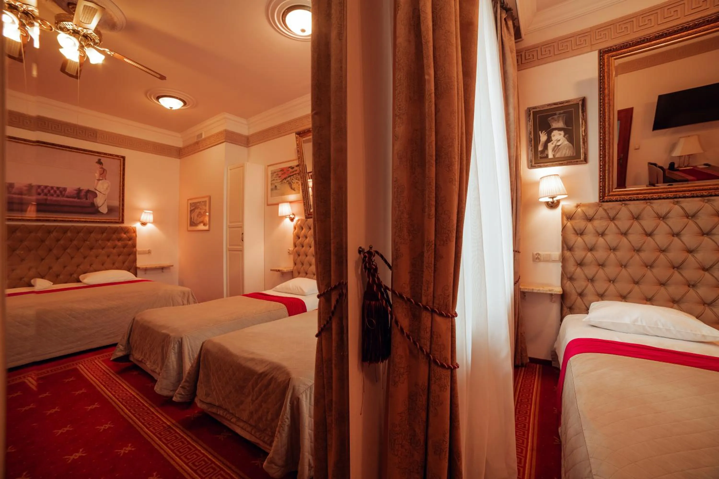 cot, Bed in Hotel Ambasada Bolesławiec