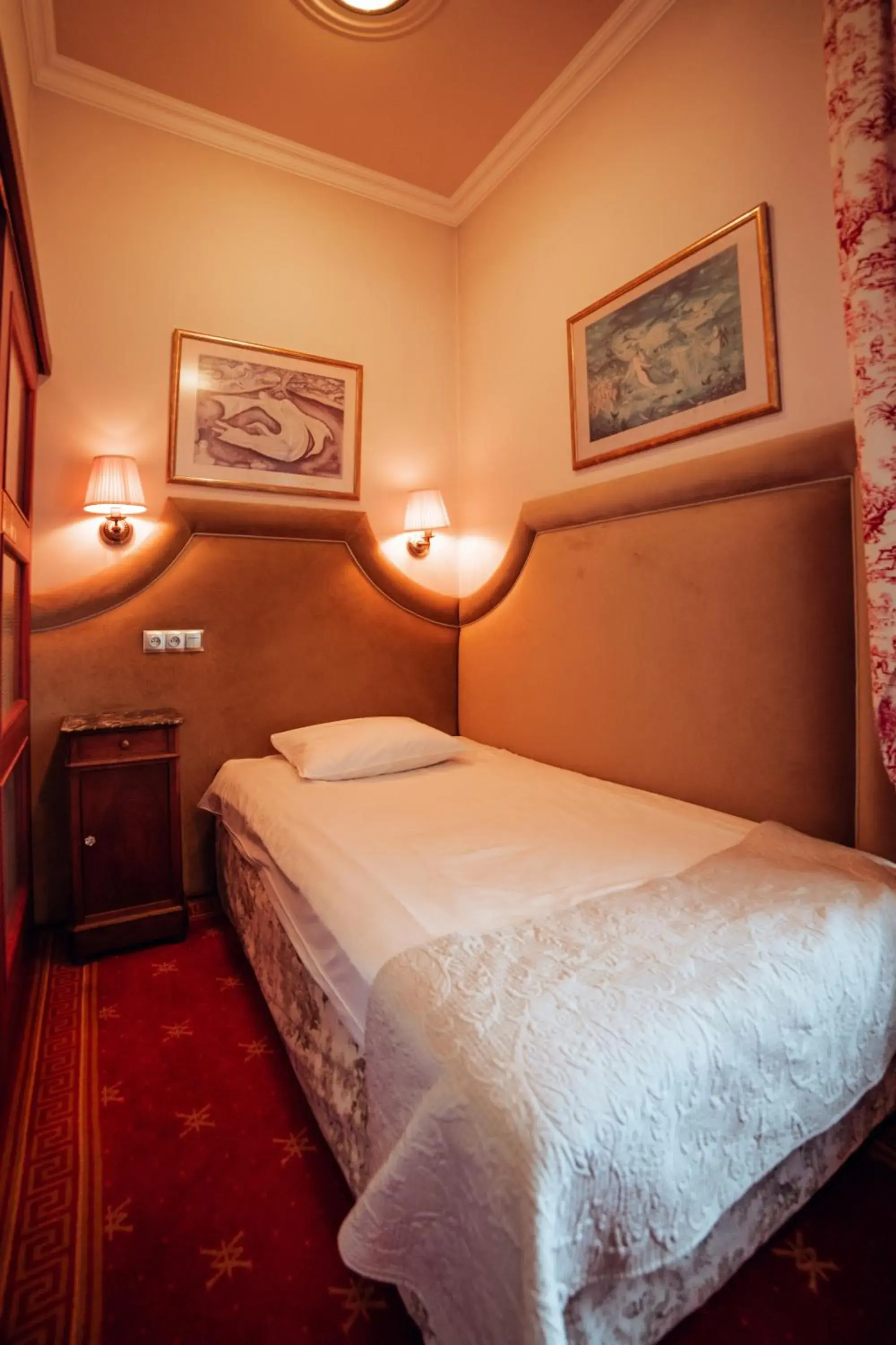 Deluxe Single Room in Hotel Ambasada Bolesławiec Deluxe Single Room in Hotel Ambasada Bolesławiec