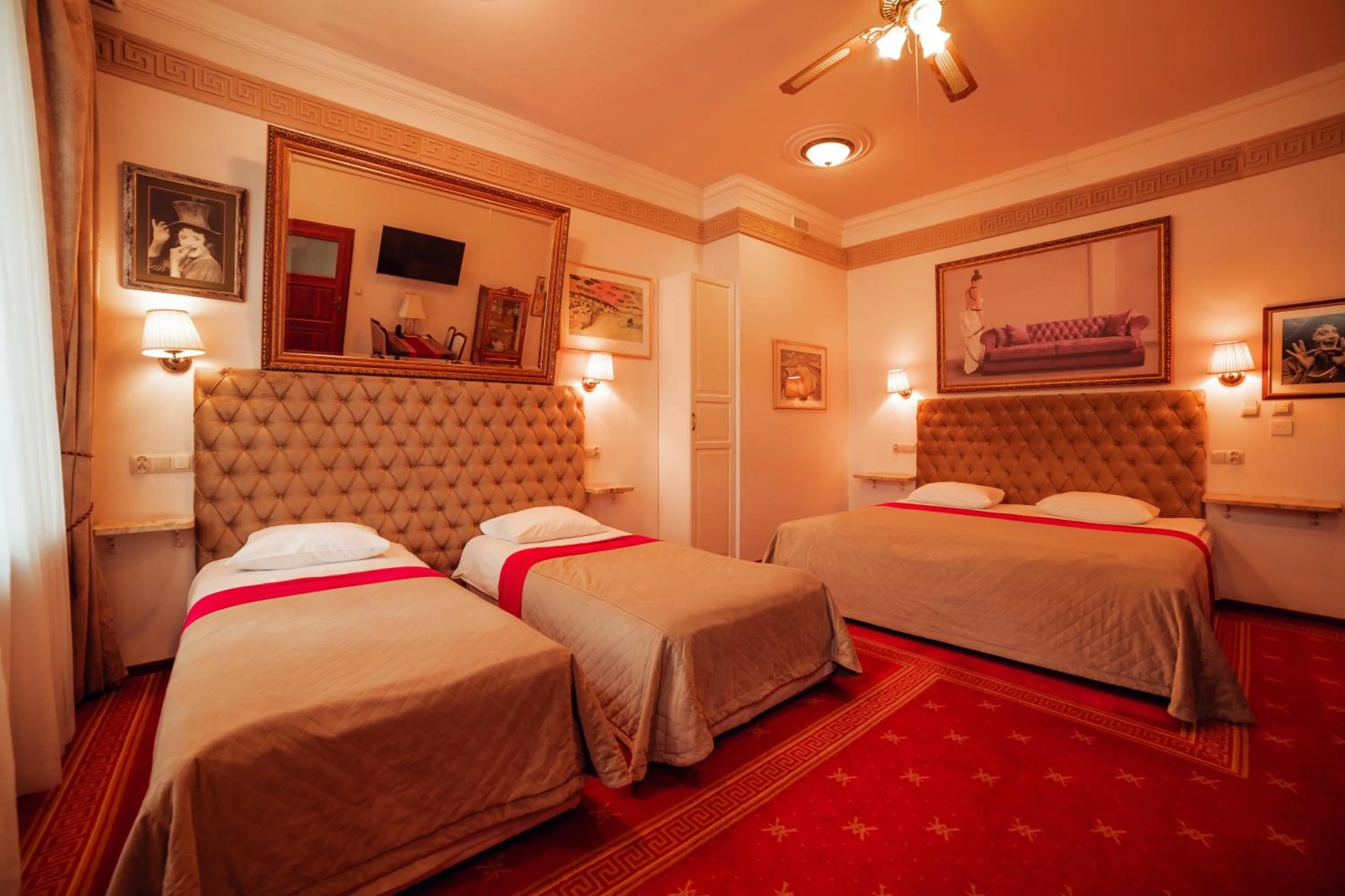 Bed in Hotel Ambasada Bolesławiec