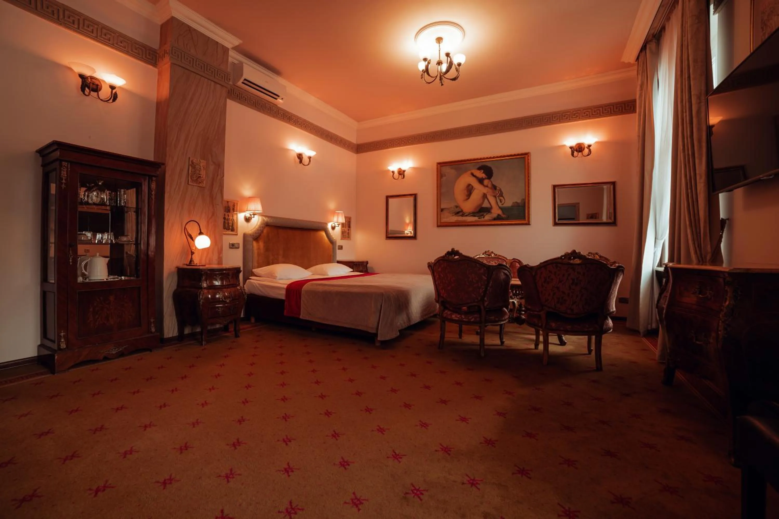 Living room, Bed in Hotel Ambasada Bolesławiec