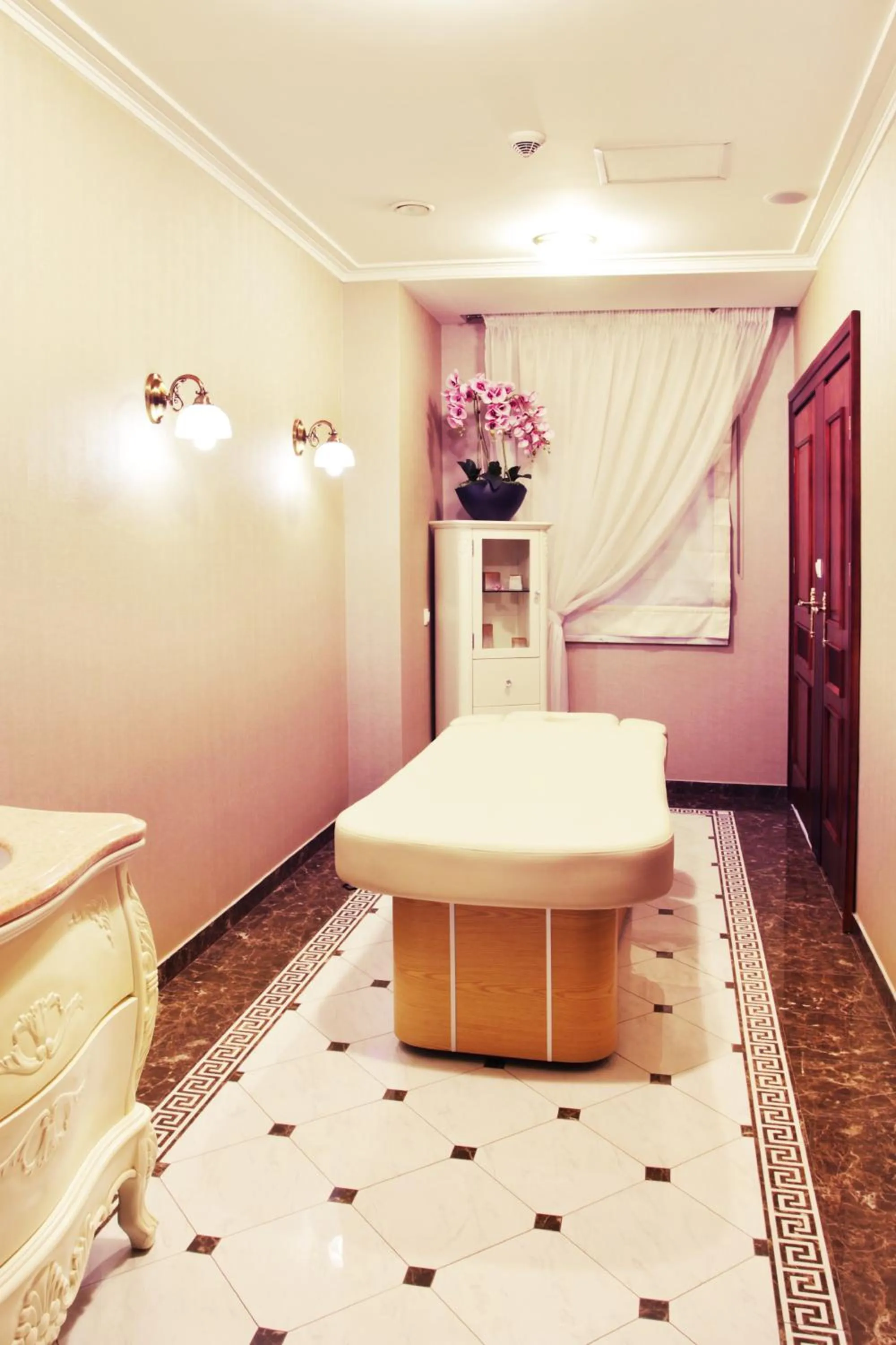 Spa and wellness centre/facilities, Bed in Pałac Żelechów Spa & Wellness