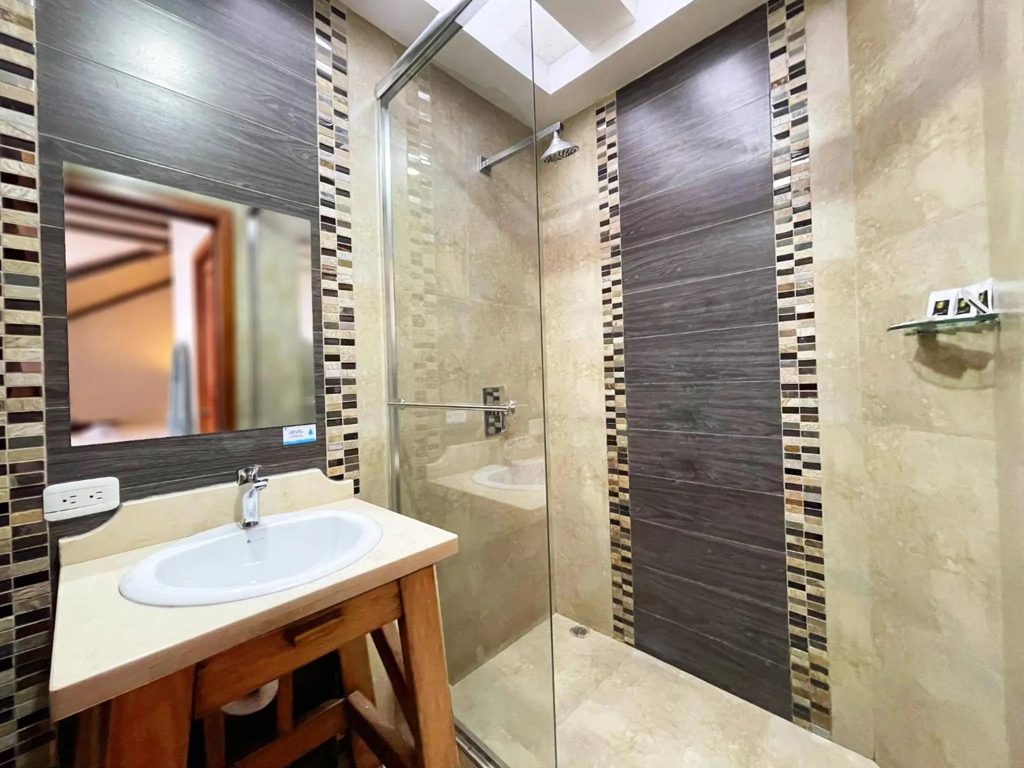 Toilet in Hotel Azul de la Plaza by Chat Noir