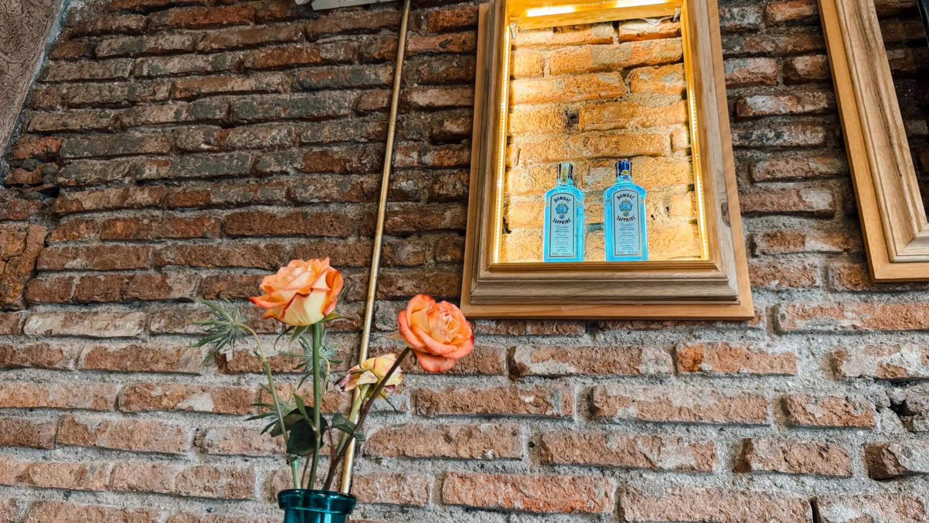 Decorative detail in Hotel Azul de la Plaza by Chat Noir