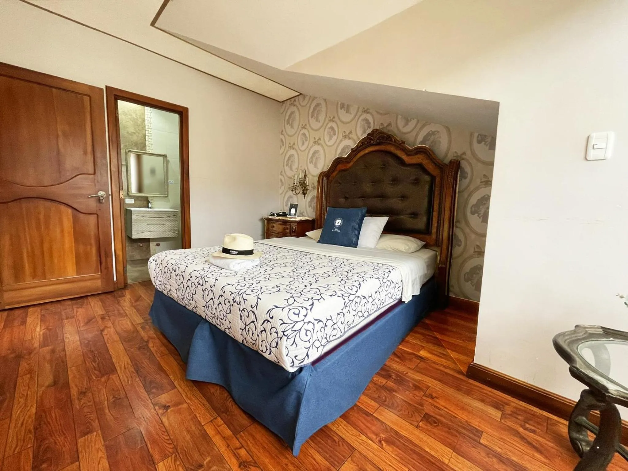 Bed in Hotel Azul de la Plaza by Chat Noir