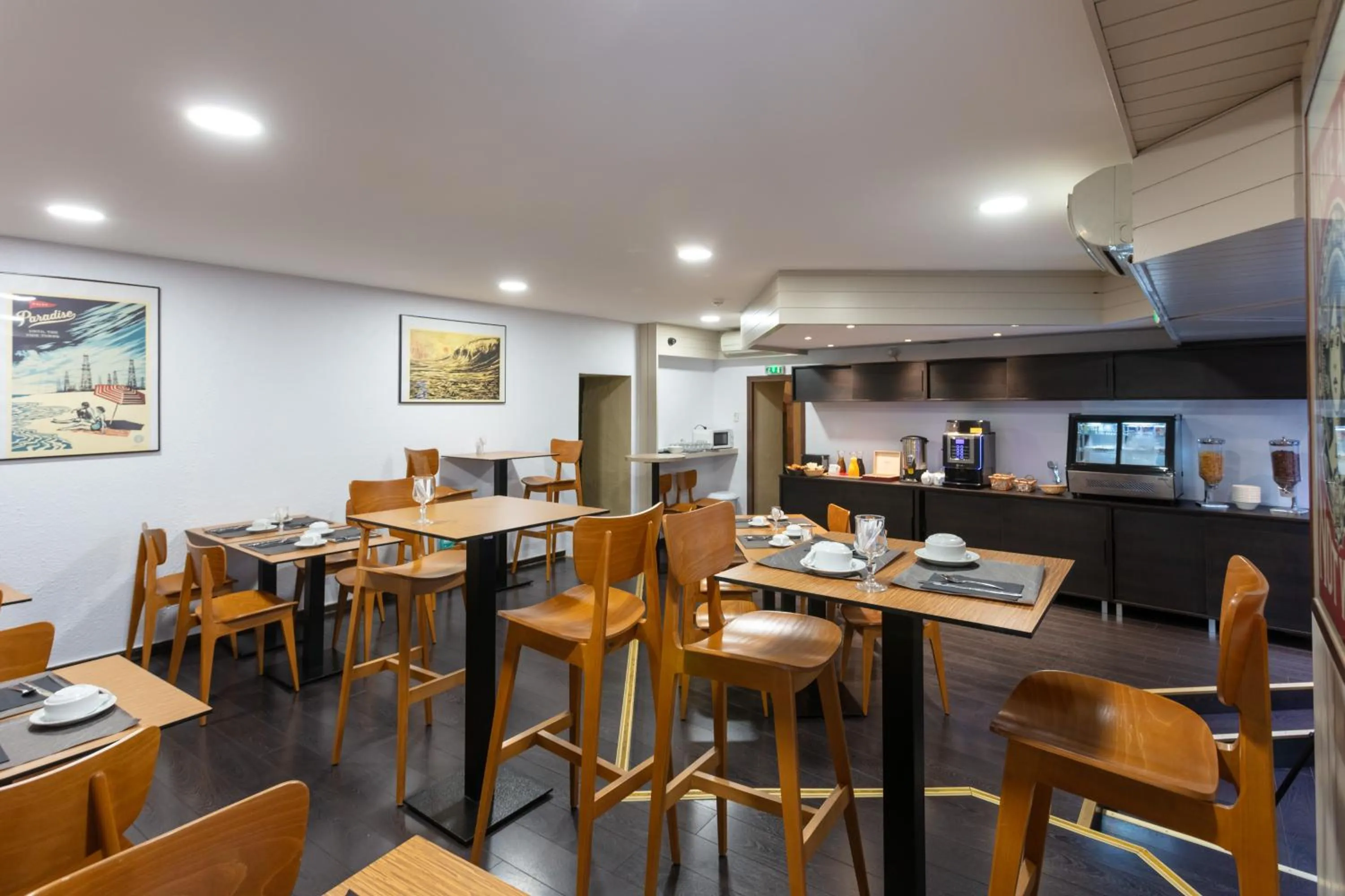 Buffet breakfast in Hotel du Clocher