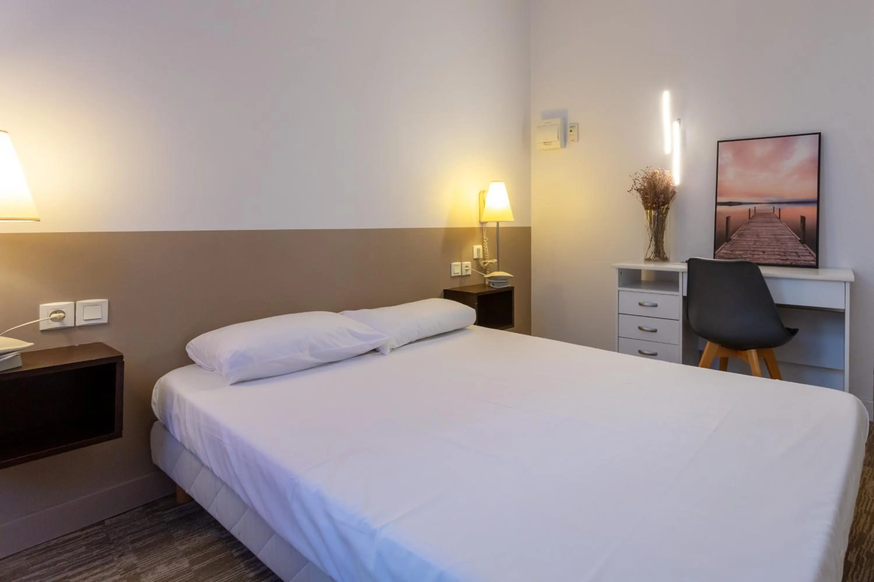 Bedroom, Bed in Hotel du Clocher