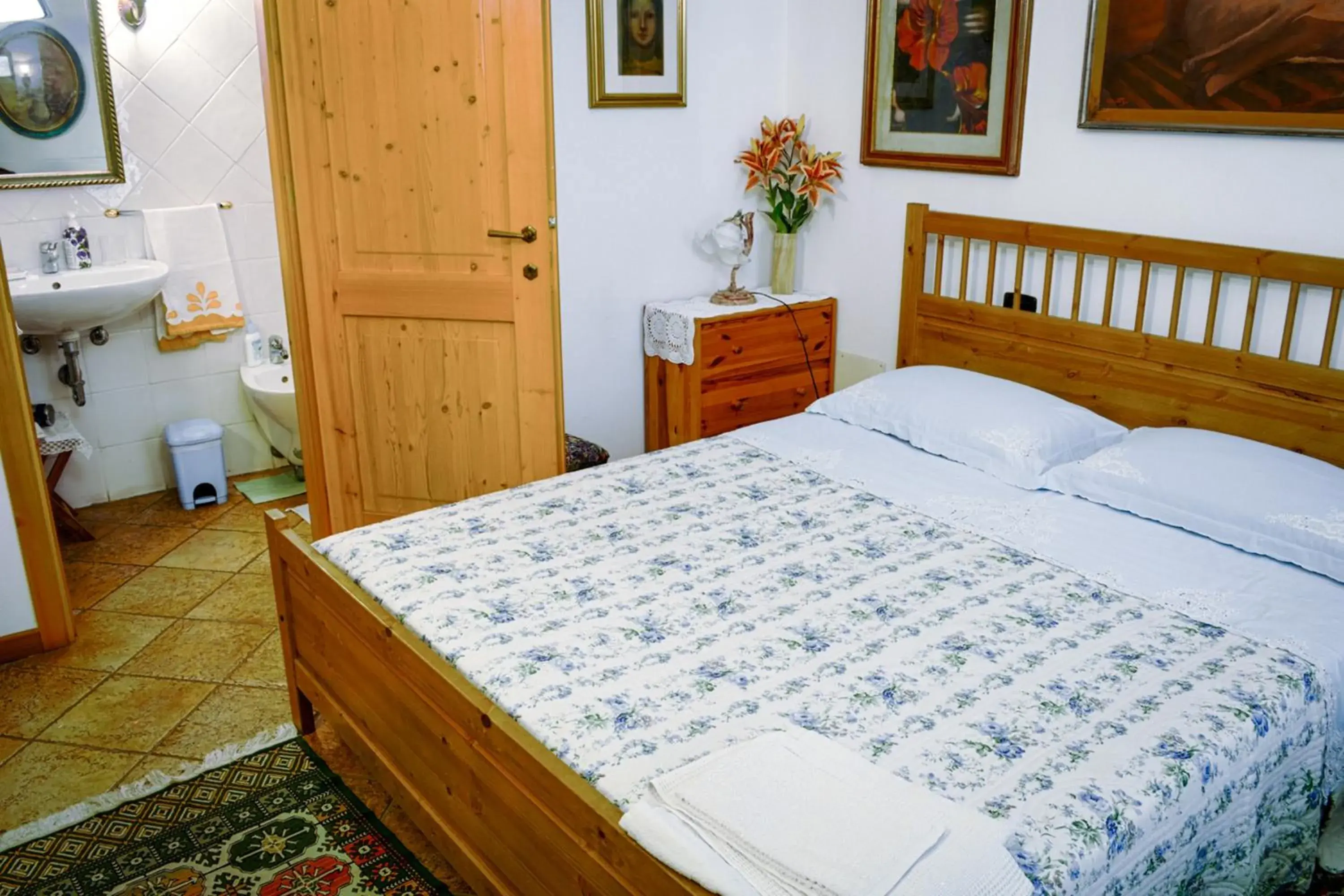 Triple Room with Private Bathroom in Bed & Breakfast Il Giardino Triple Room with Private Bathroom in Bed & Breakfast Il Giardino
