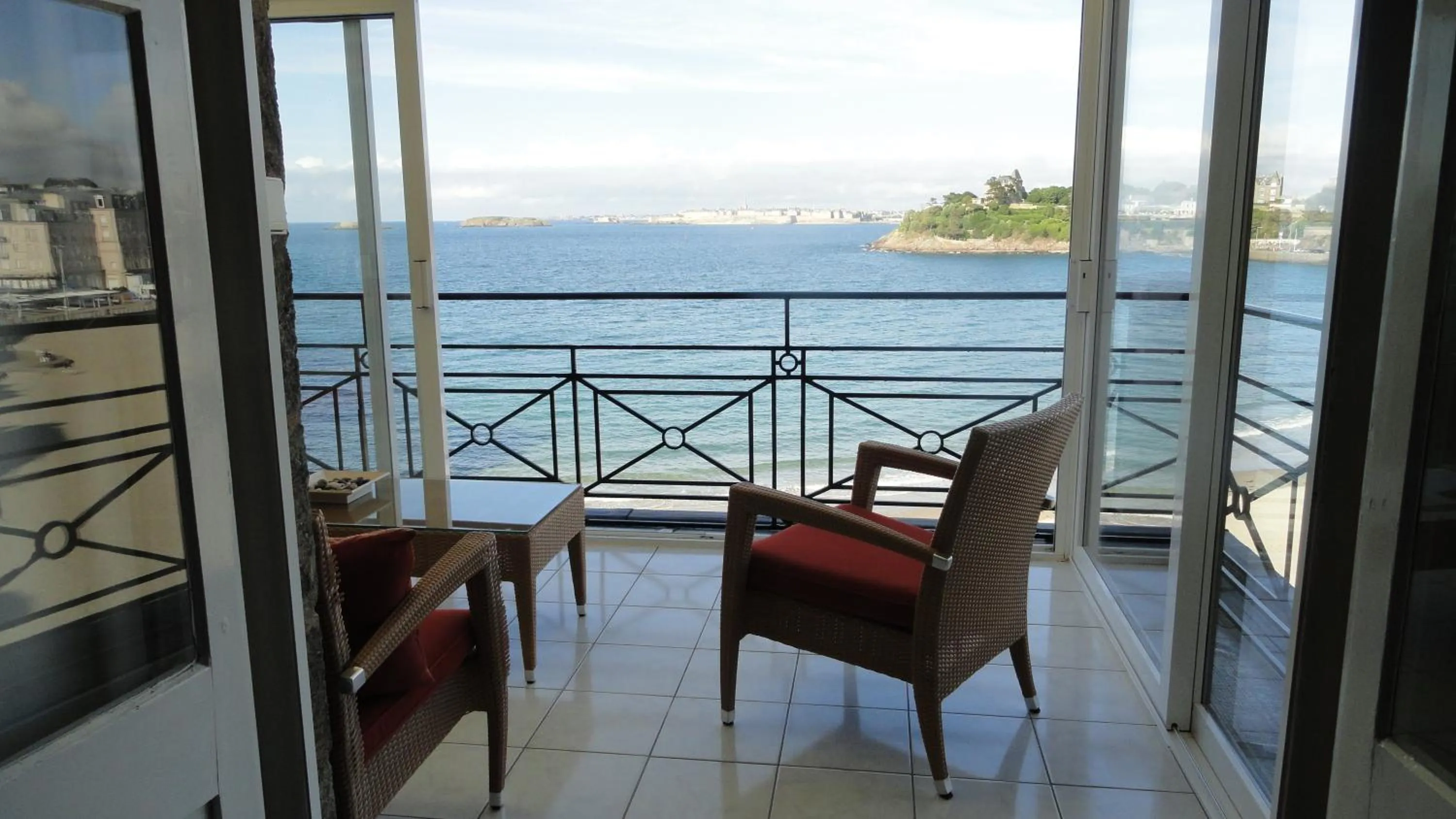 View (from property/room), Balcony/Terrace in Hotel Villa Reine Hortense