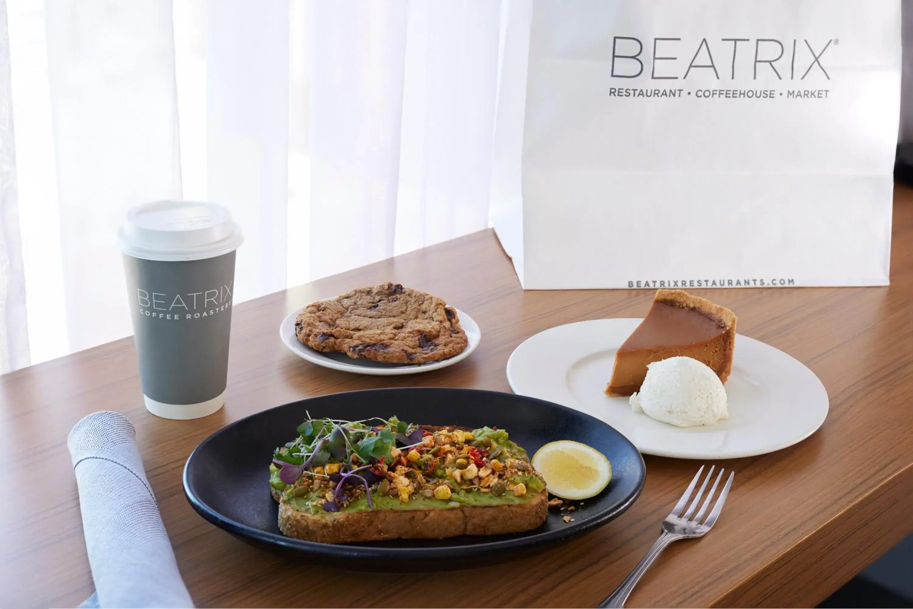 Traditional King Room - Hearing Accessible in Aloft Chicago Downtown River North Traditional King Room - Hearing Accessible in Aloft Chicago Downtown River North