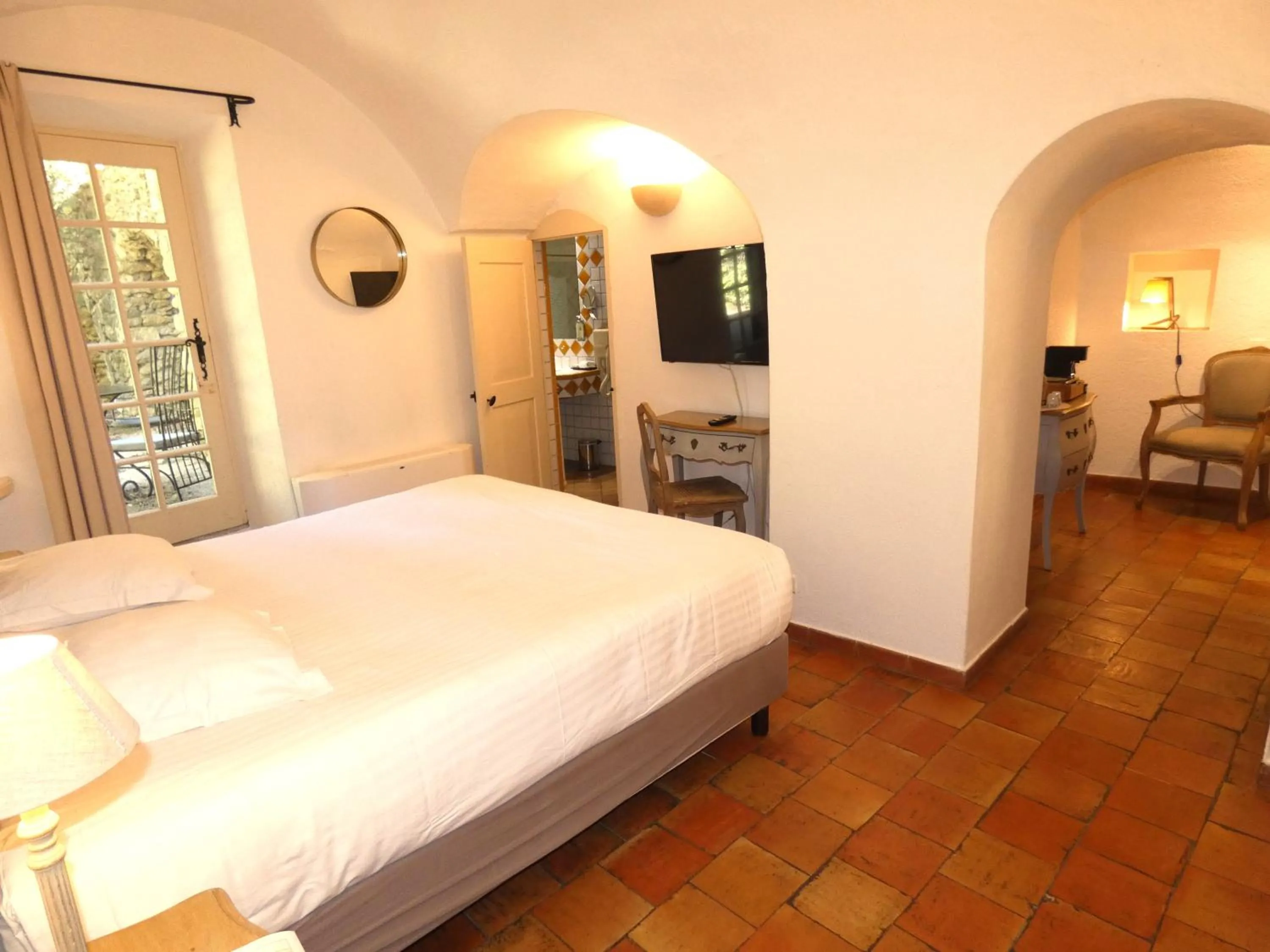 Bedroom, Bed in Garrigae Abbaye de Sainte Croix