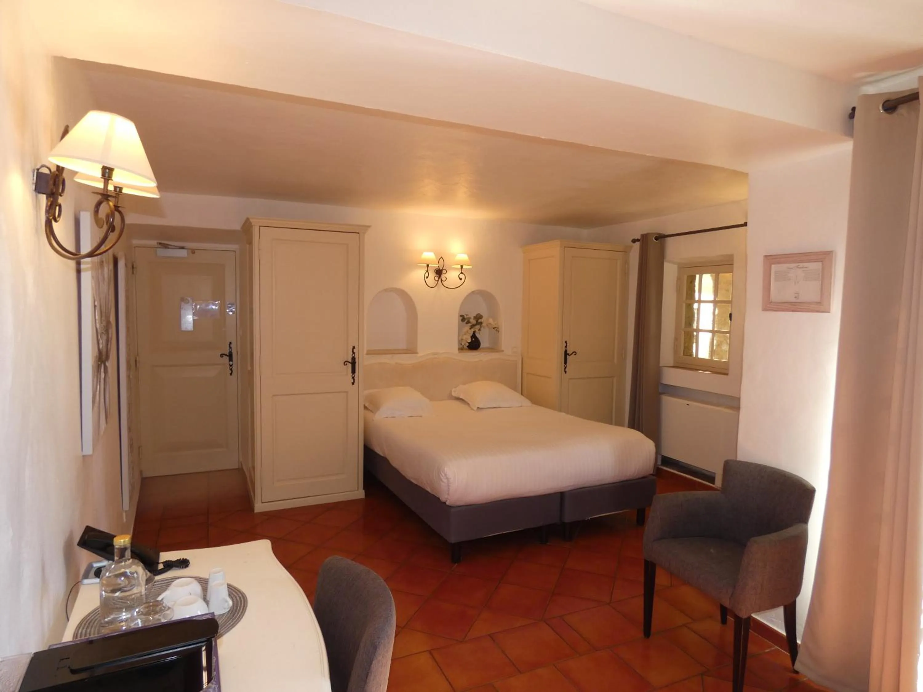 Bedroom, Bed in Garrigae Abbaye de Sainte Croix