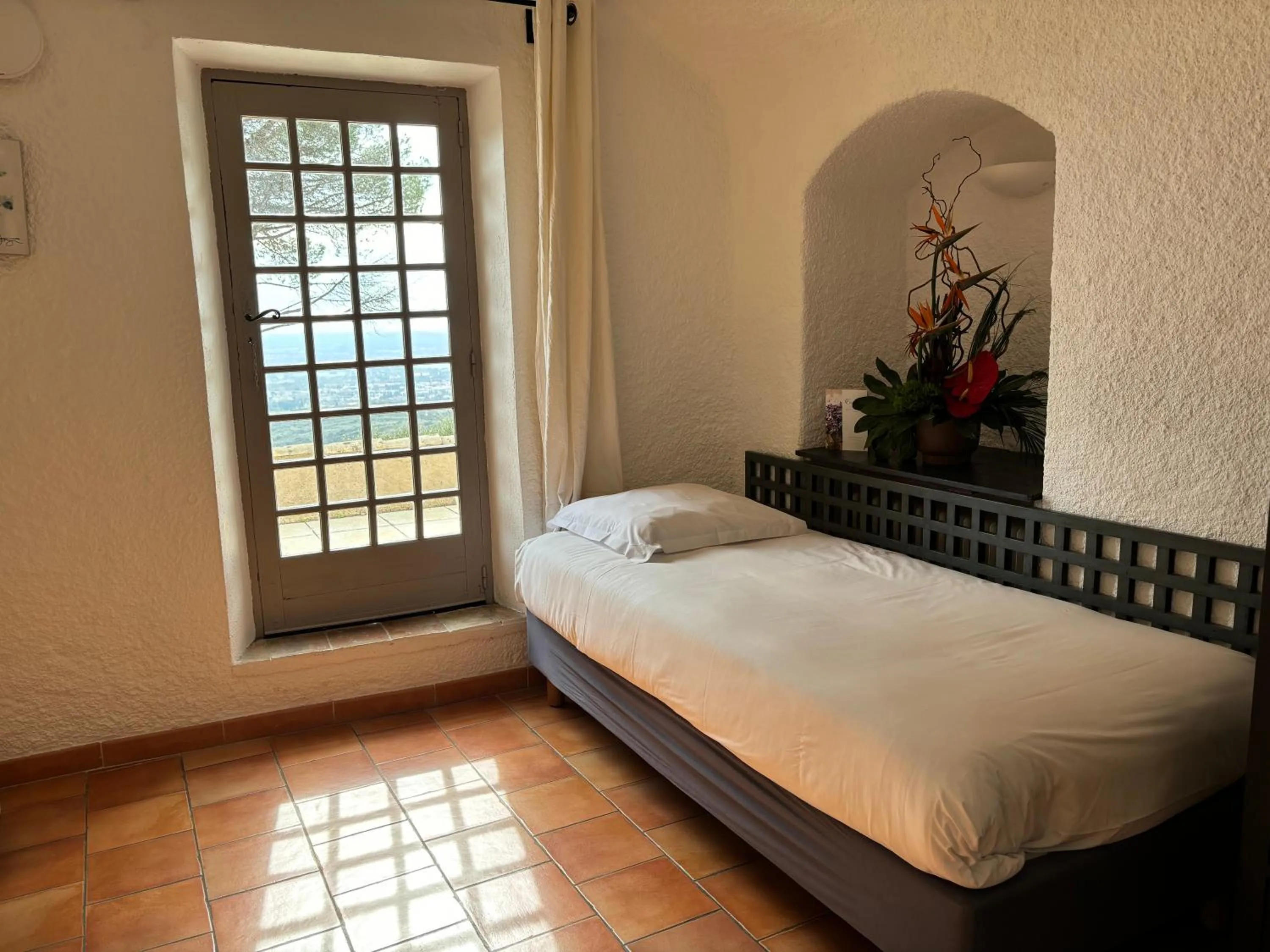 Bed in Garrigae Abbaye de Sainte Croix