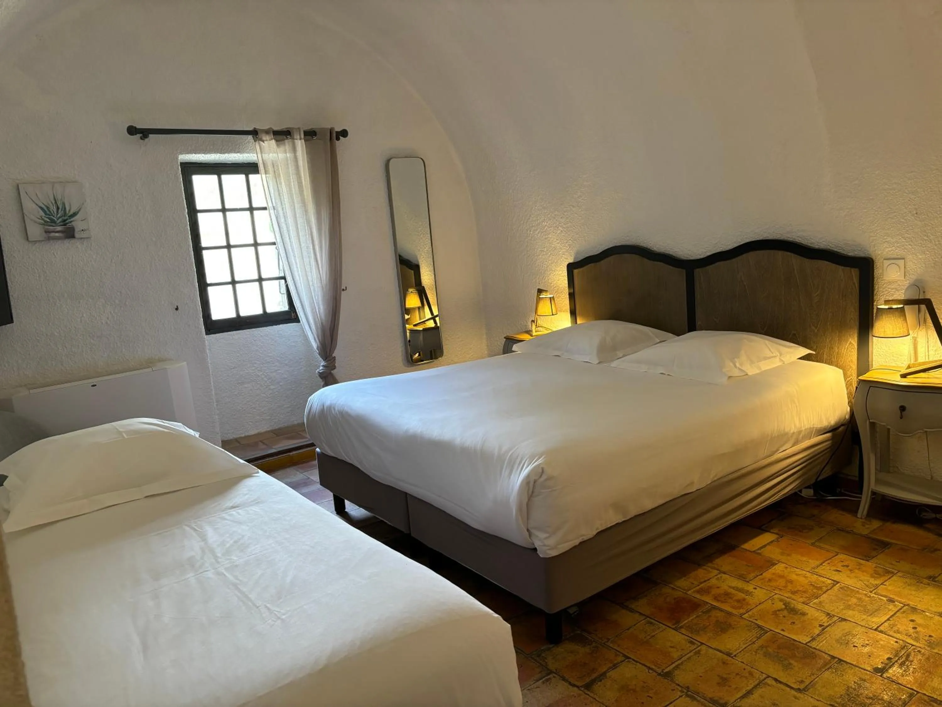 Bedroom, Bed in Garrigae Abbaye de Sainte Croix