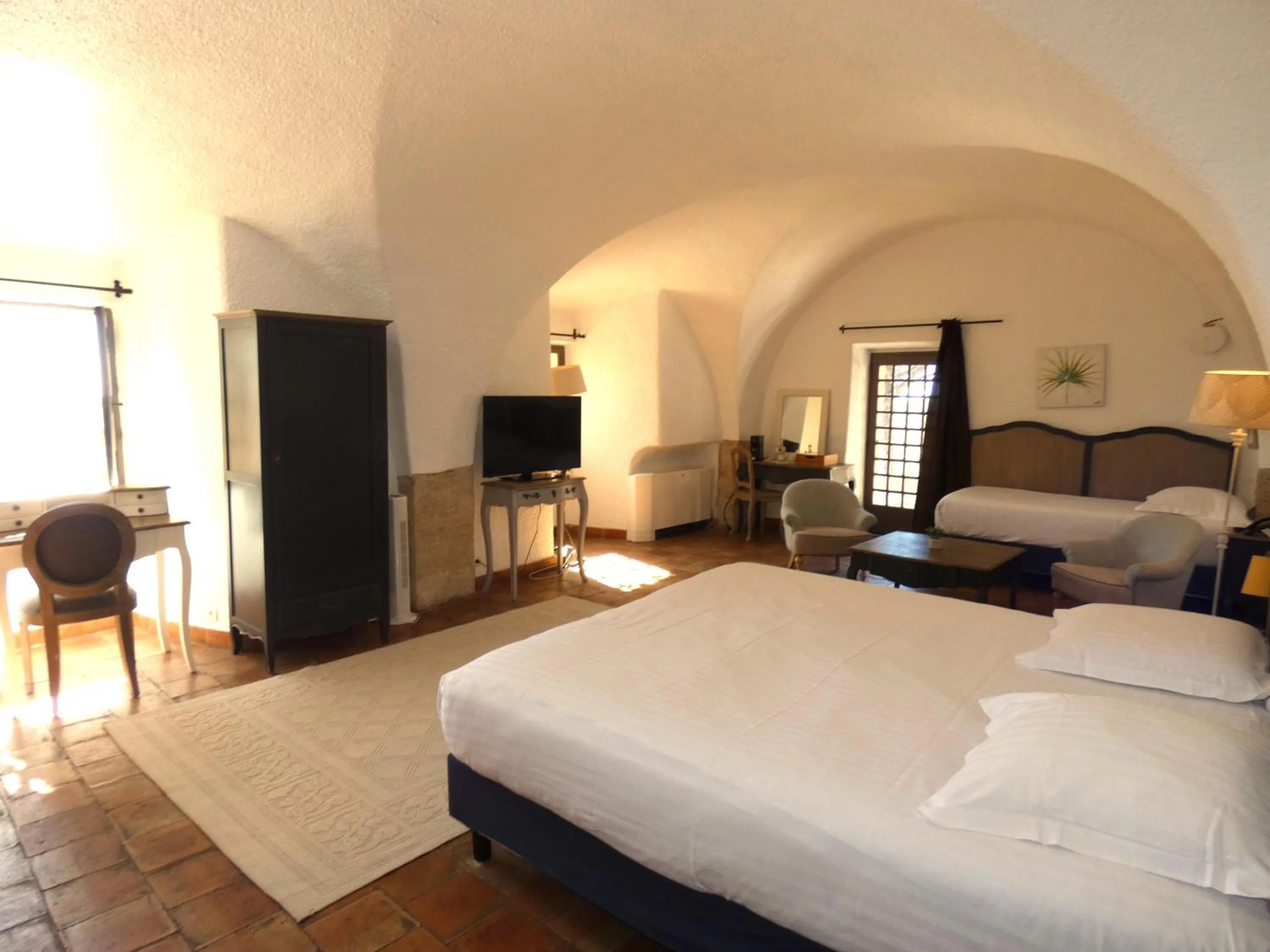 Bedroom, Bed in Garrigae Abbaye de Sainte Croix