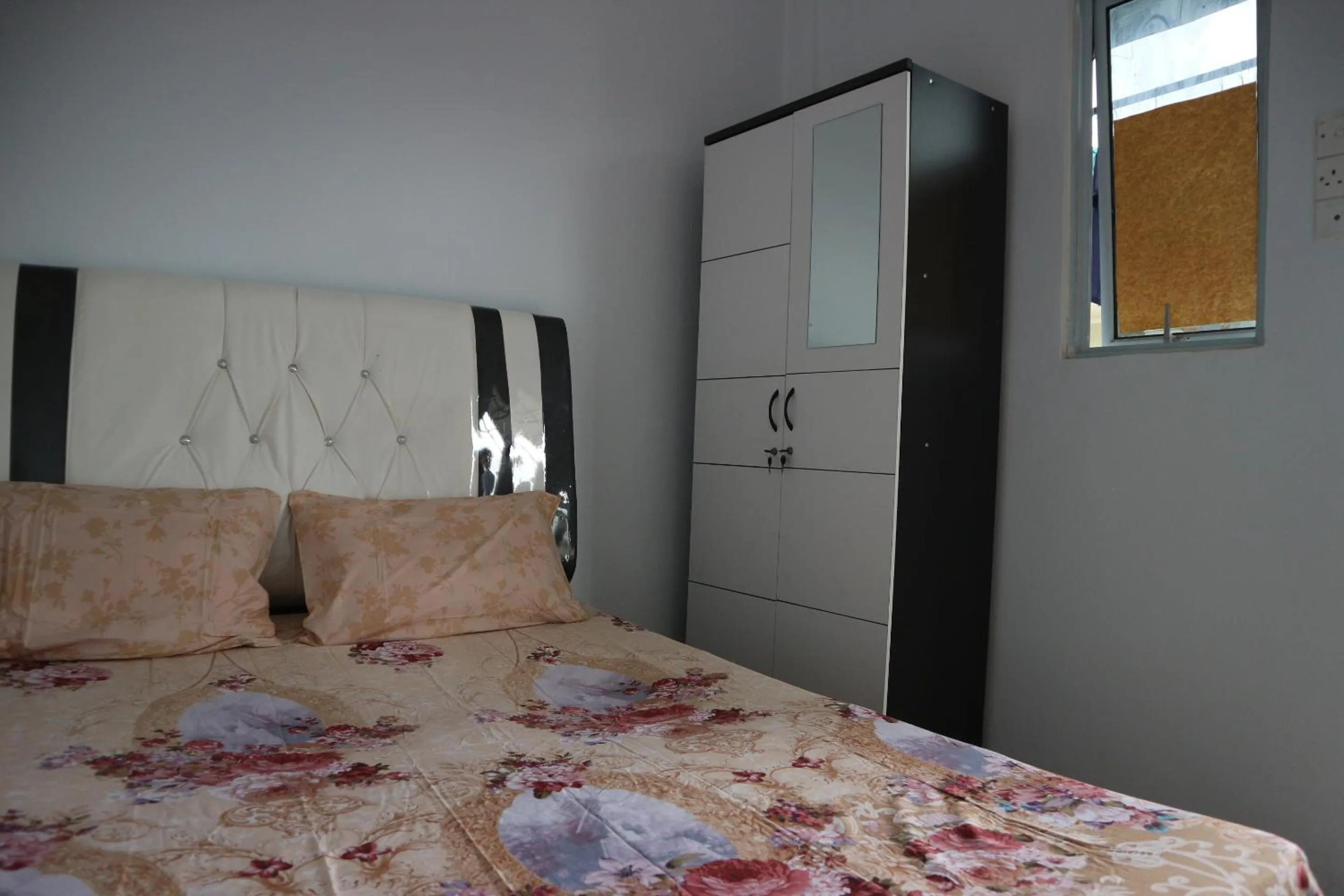 Bedroom, Bed in OYO Life 2670 Aline Kost