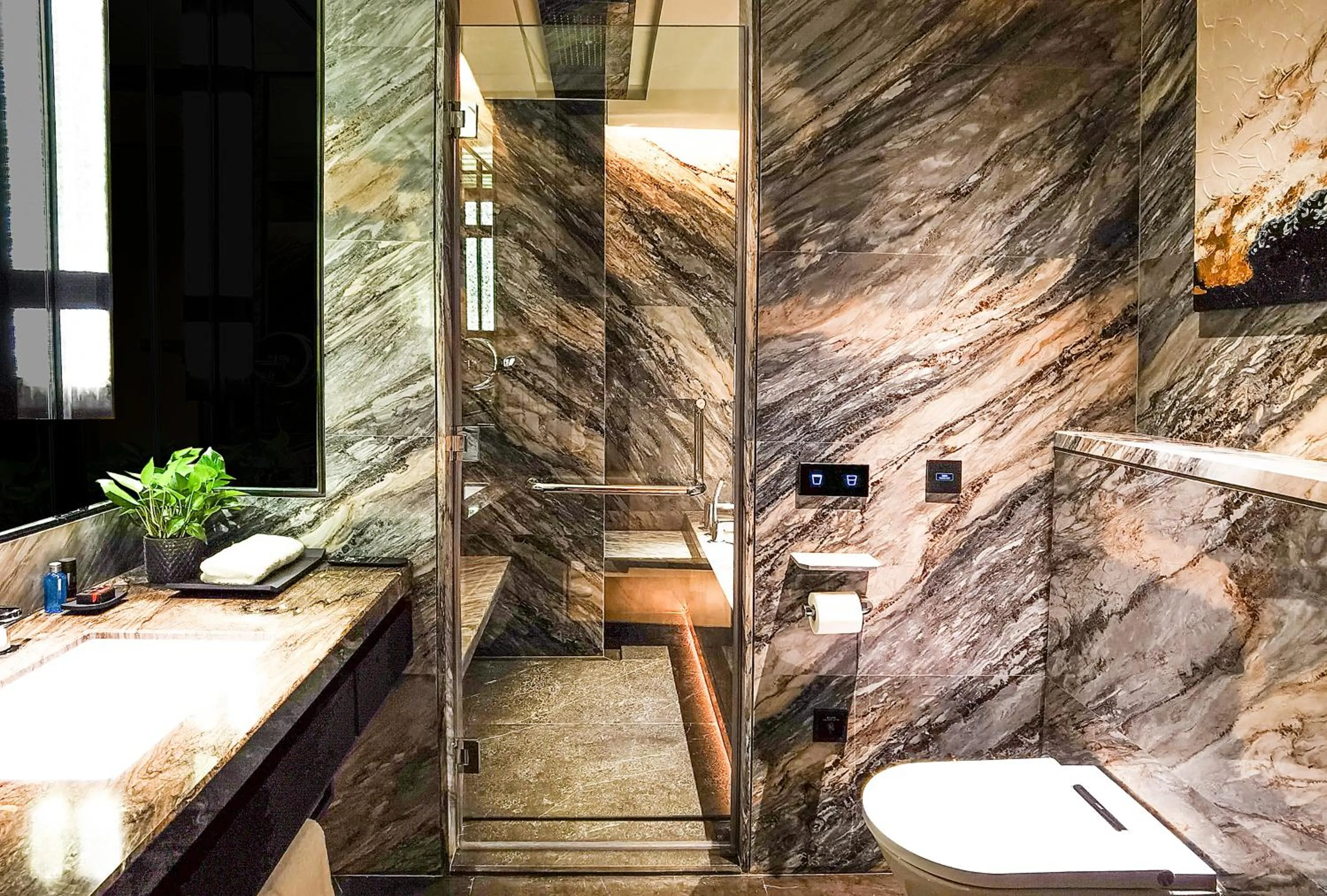 Shower in Kempinski Residences Guangzhou