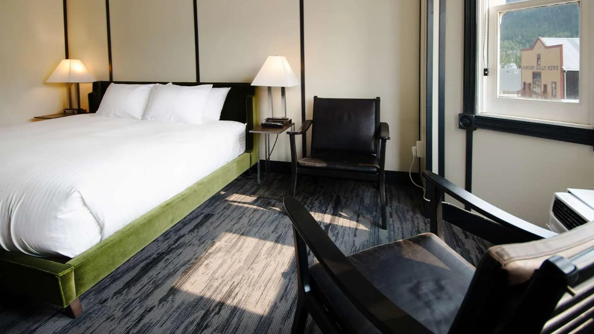 Bedroom, Bed in Midnight Sun, a Coast Hotel