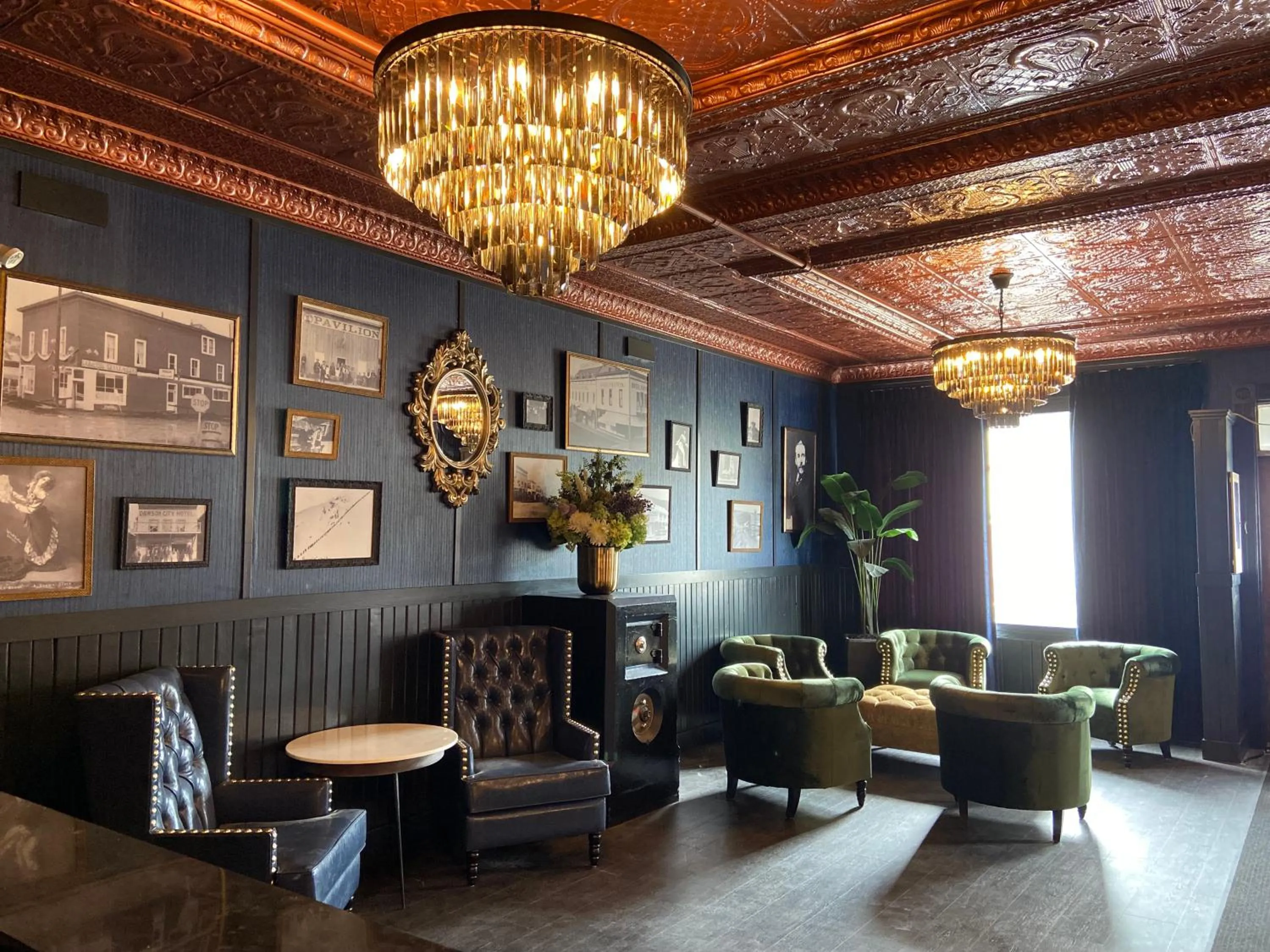 Lobby or reception in Midnight Sun, a Coast Hotel