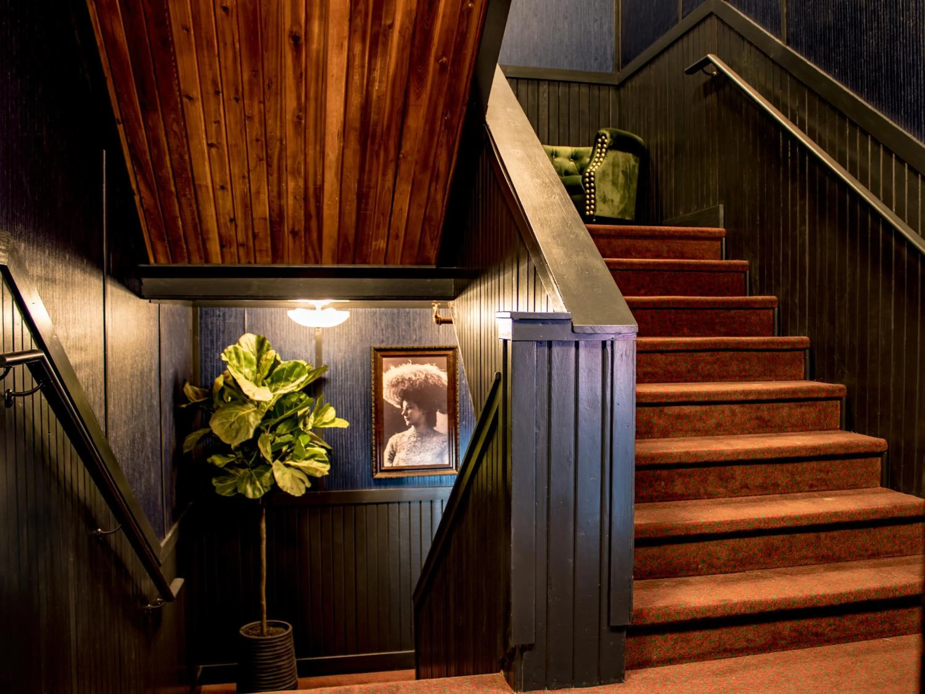 Lobby or reception in Midnight Sun, a Coast Hotel