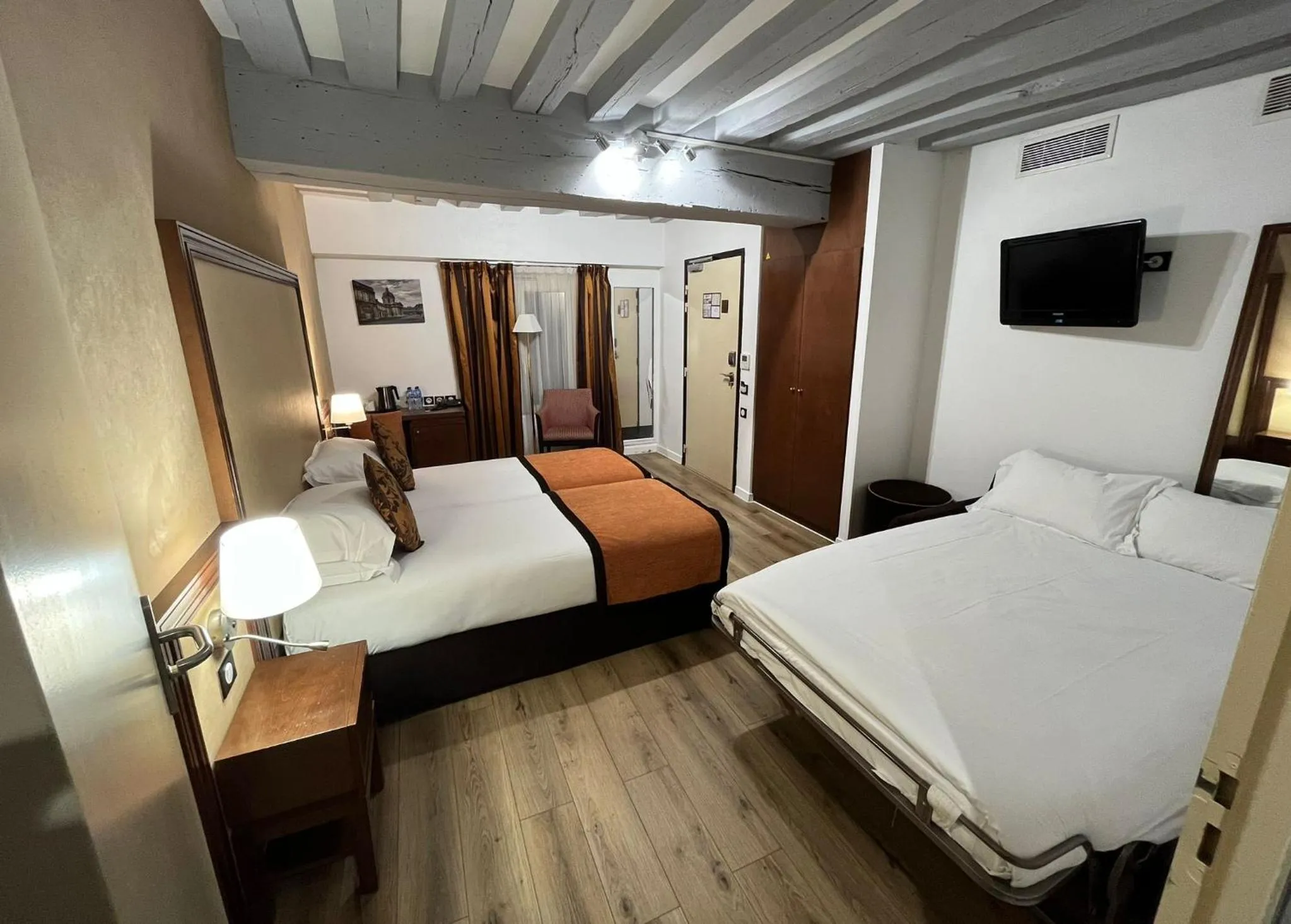 Bedroom, Bed in Hôtel 85 Saint Honore