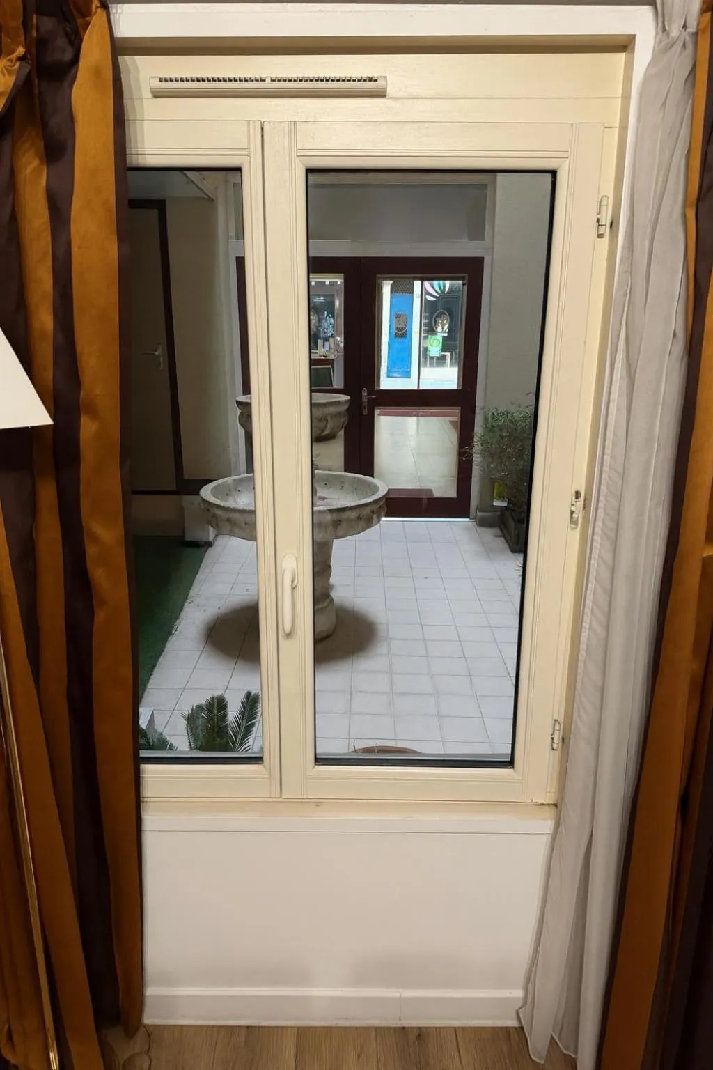 View (from property/room) in Hôtel 85 Saint Honore