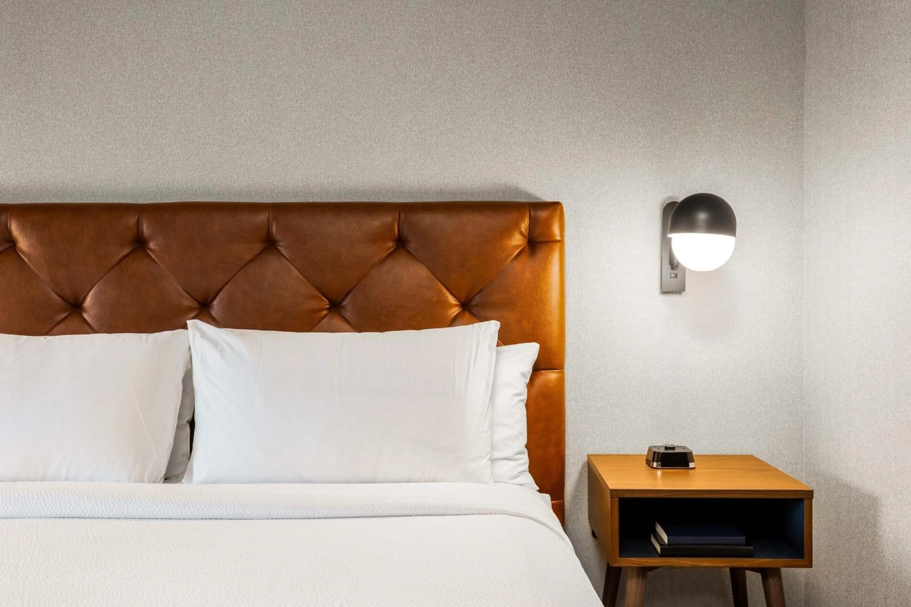 Photo of the whole room, Bed in Four Points by Sheraton Kelowna Airport