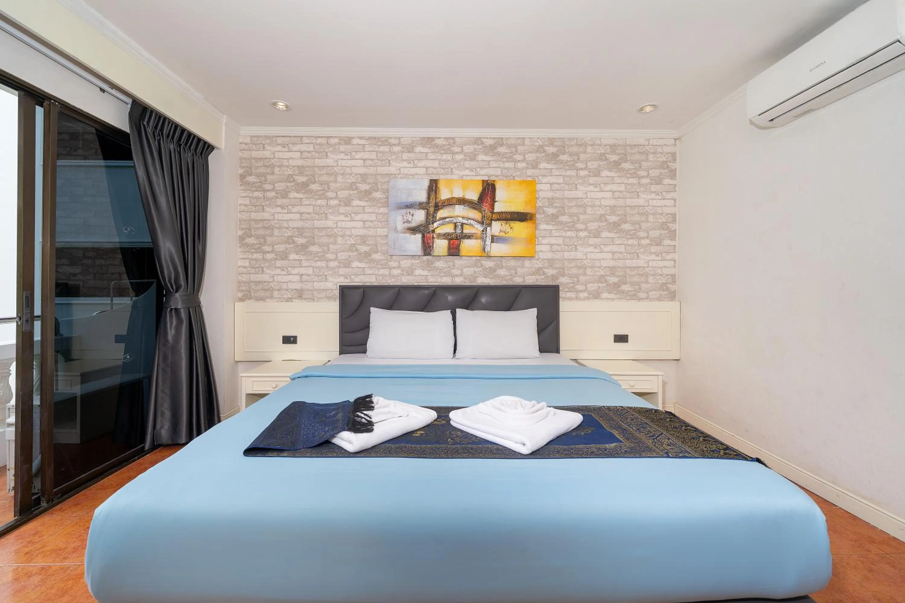 Bed in Patong Central Residence and Apartment