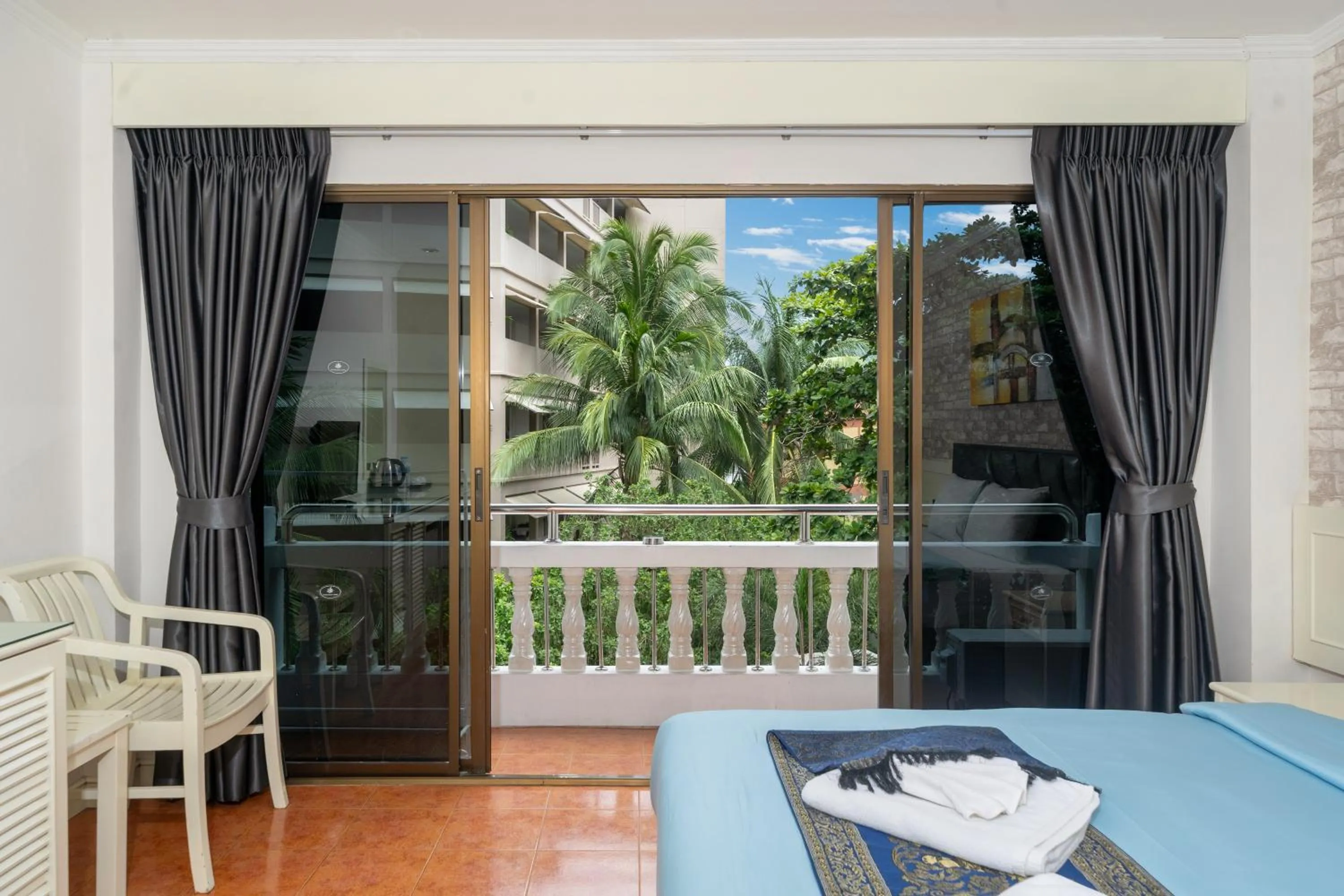 Patio in Patong Central Residence and Apartment
