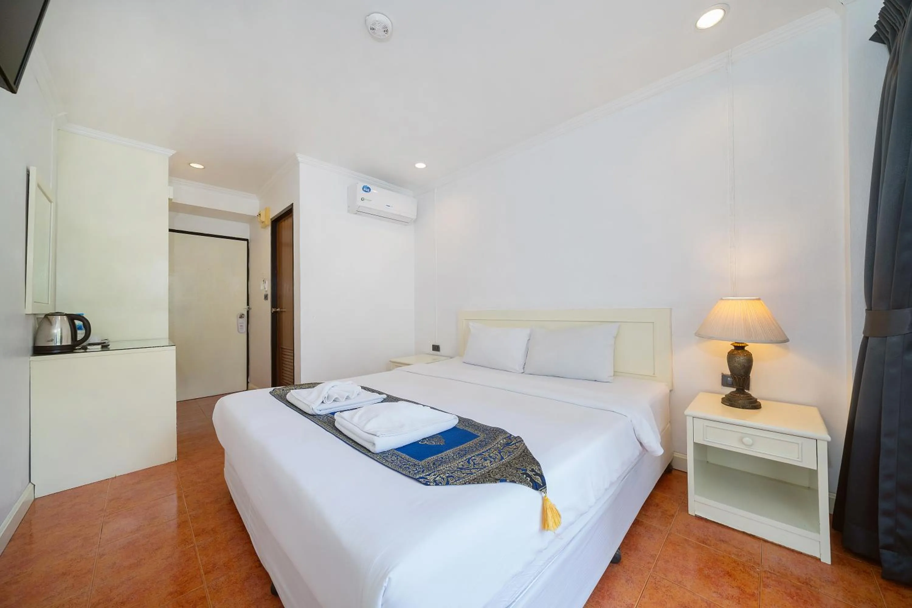 Bed in Patong Central Residence and Apartment