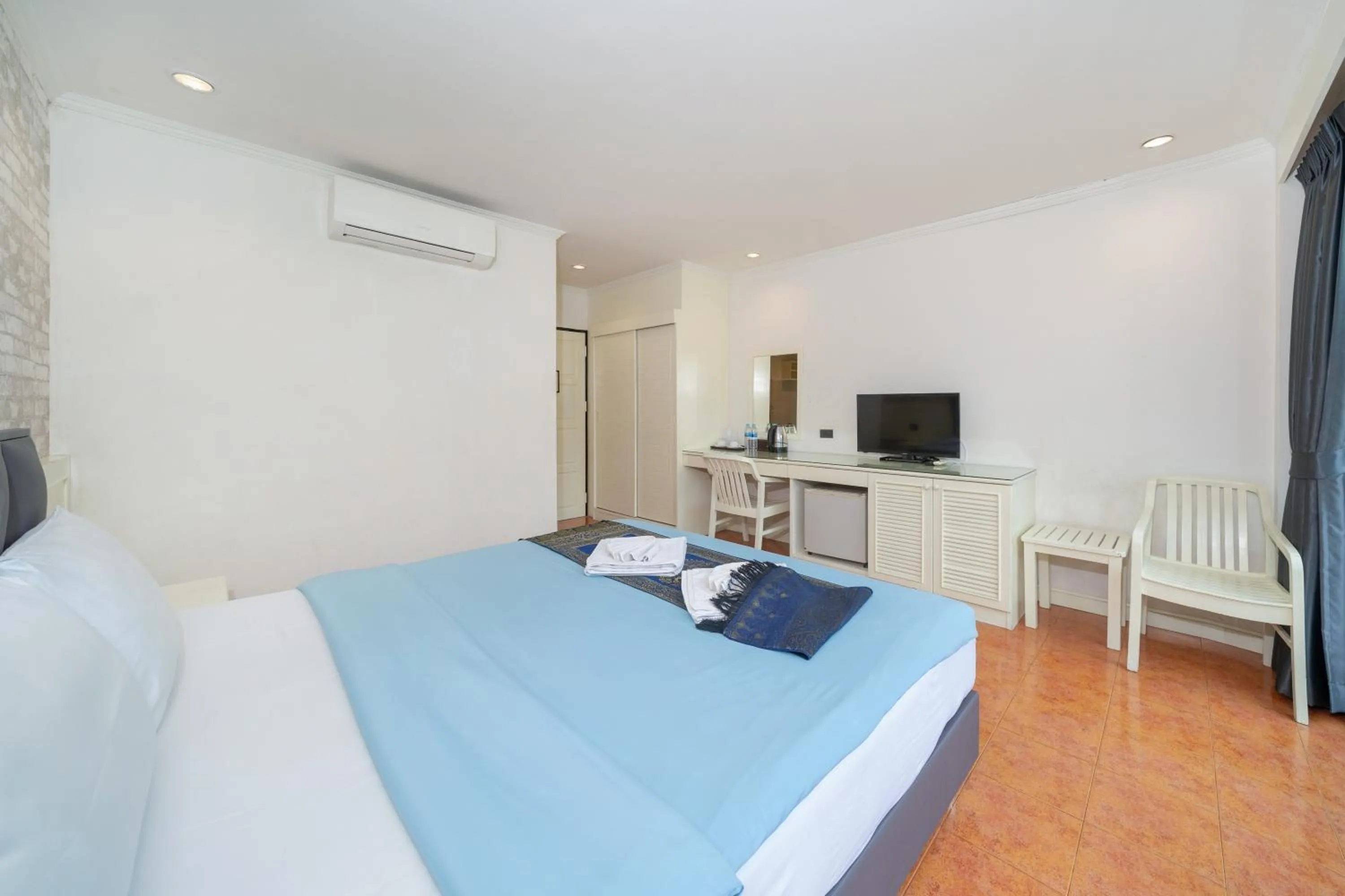 Bed in Patong Central Residence and Apartment